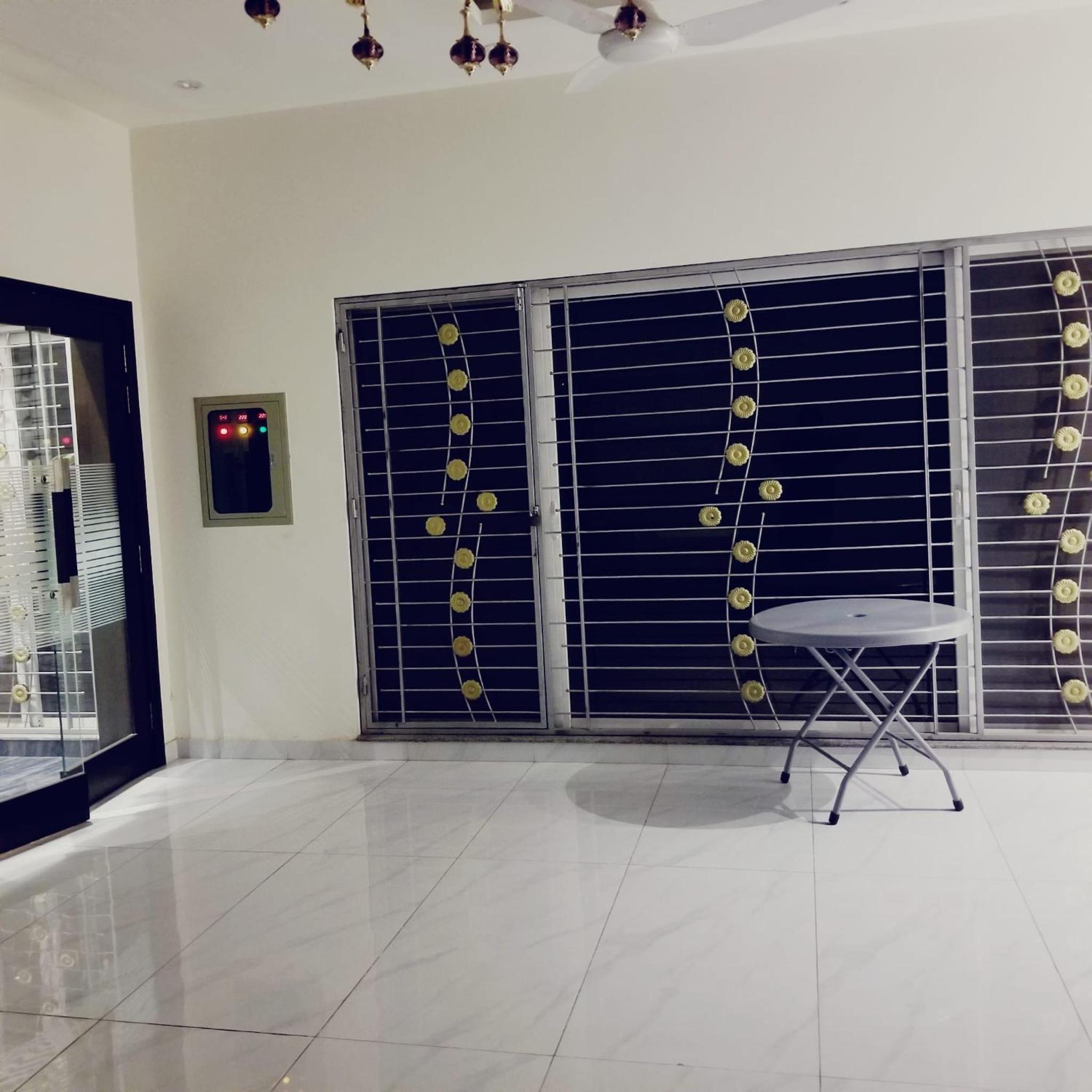DHA 7 Lahore - Spacious well furnished 2 bedroom apartment view 5