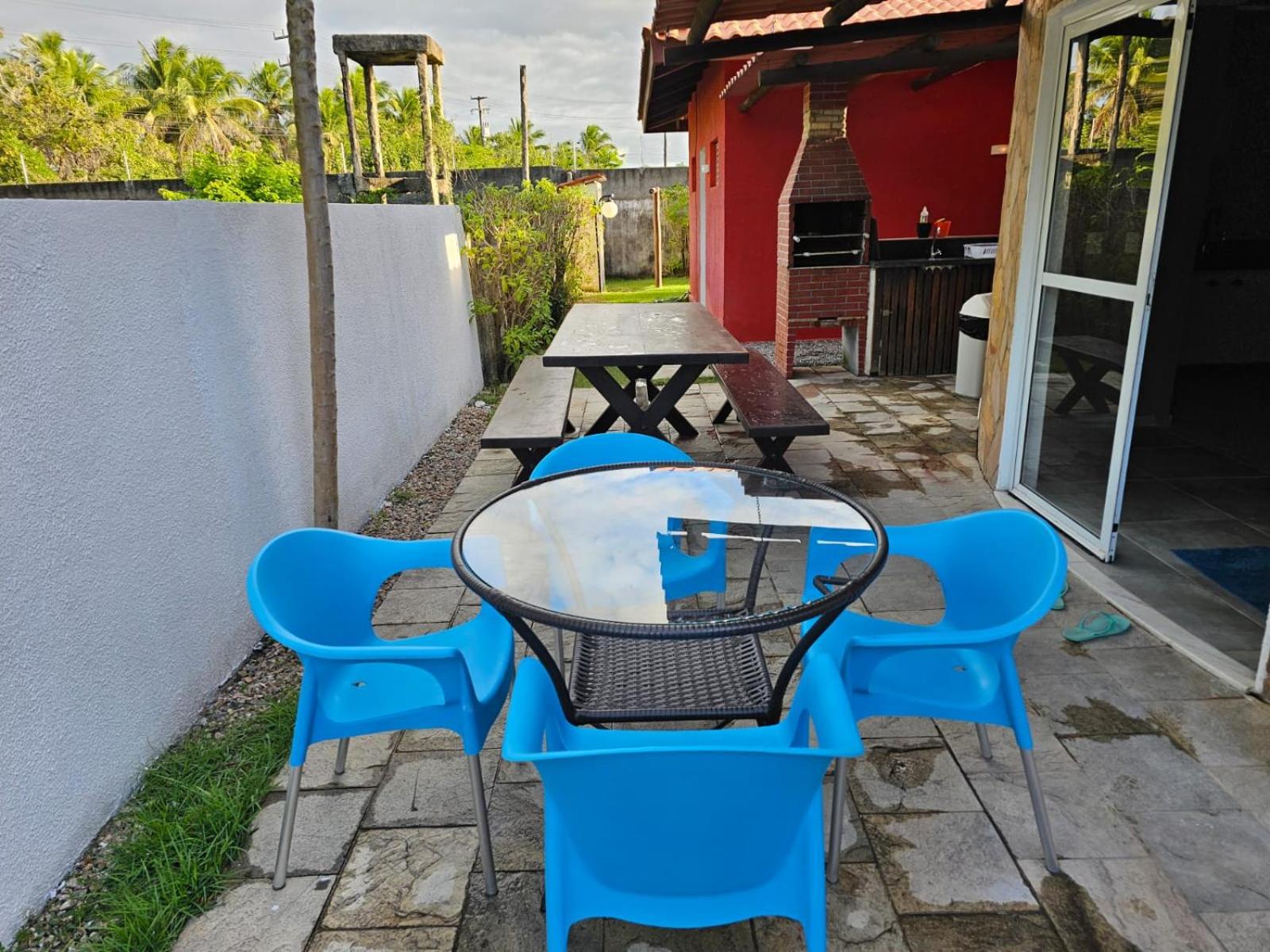 Casa vermelha - Condomínio fechado