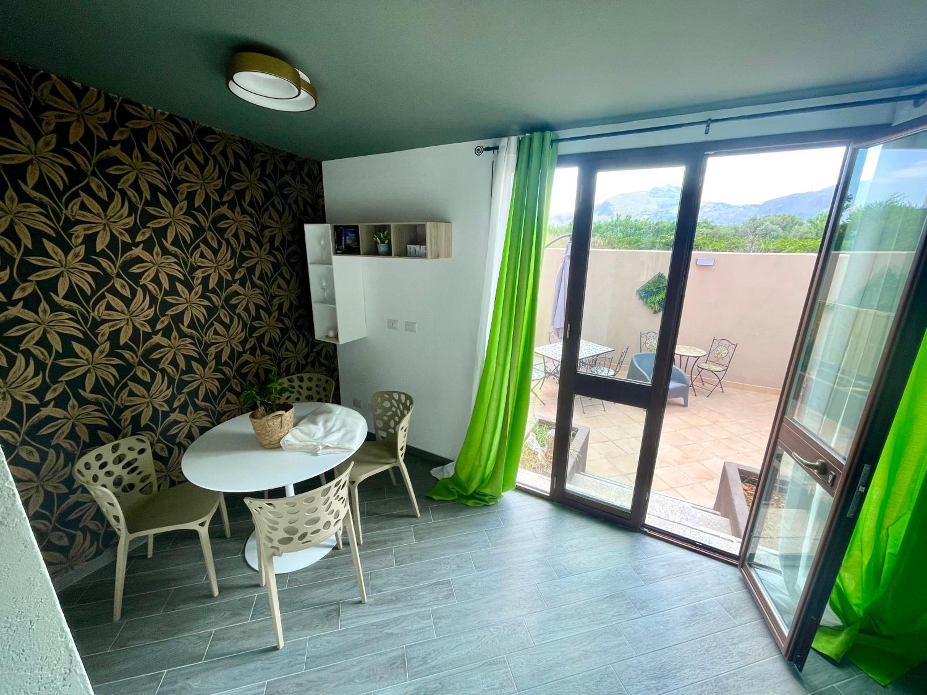 Intero Appartamento con Vasca Idromassaggio e Solarium - Villa Ciaculli view 4