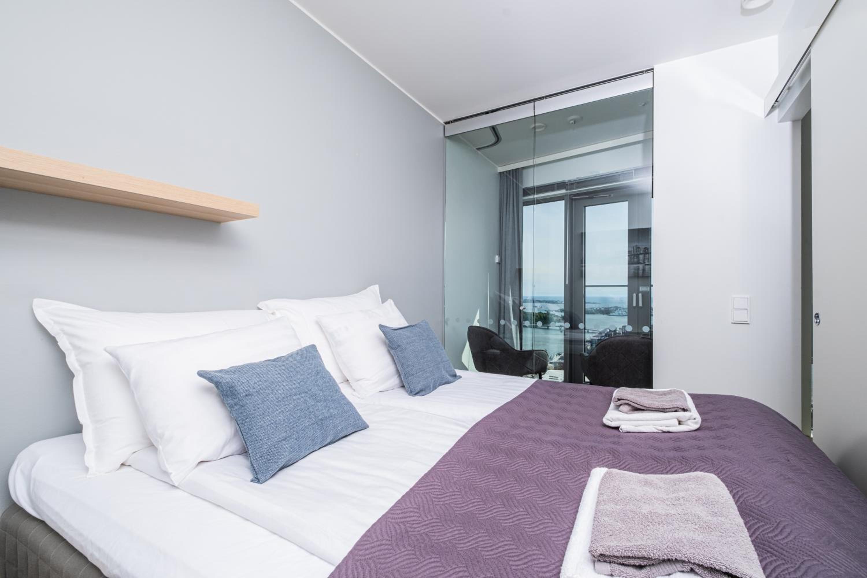 26th Floor Helsinki High Point 1 BDR Apartment with City View view 3