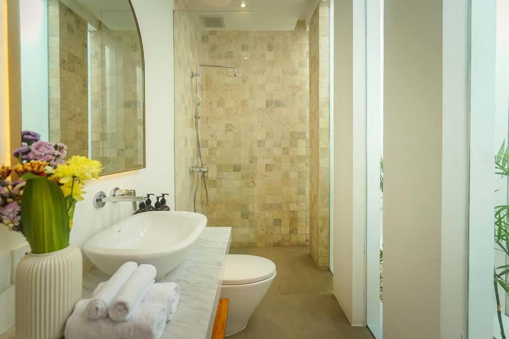 3 Bedrooms Sanctuary Villa Uluwatu view 3