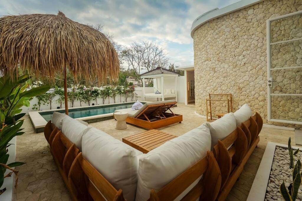 3 Bedrooms Sanctuary Villa Uluwatu view 4