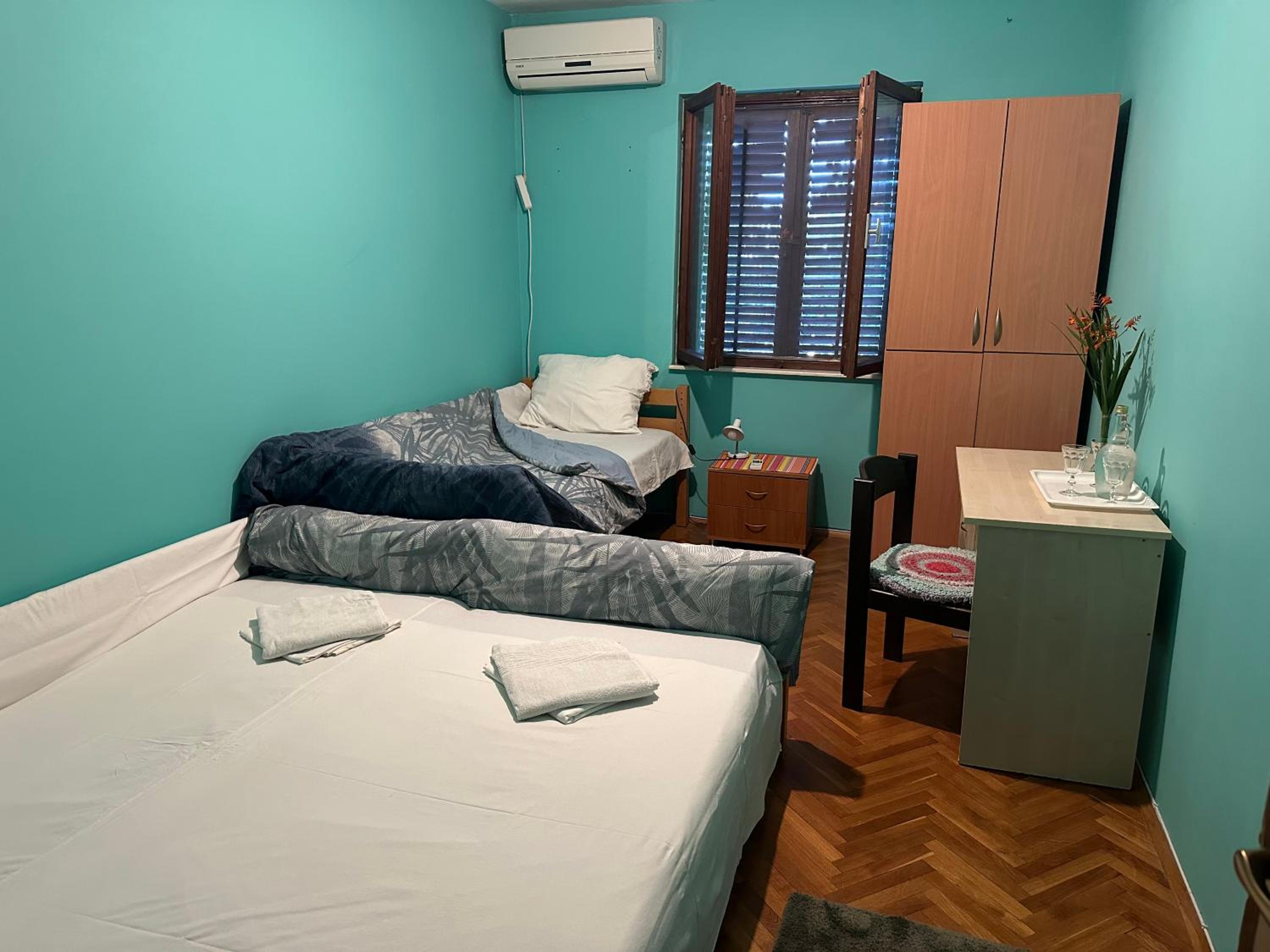 Serenity house near city center and beach view 5