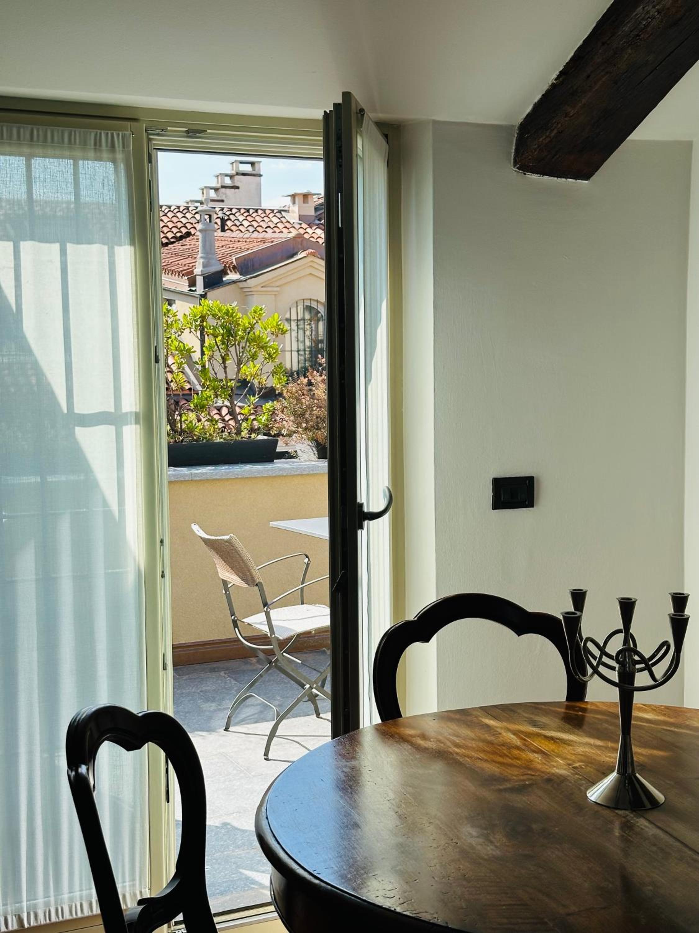 HOUSE with TERRACE photo 5