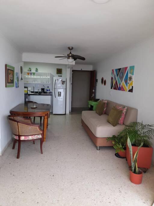 Acogedor apartaestudio excelente ubicación y hermosa vista