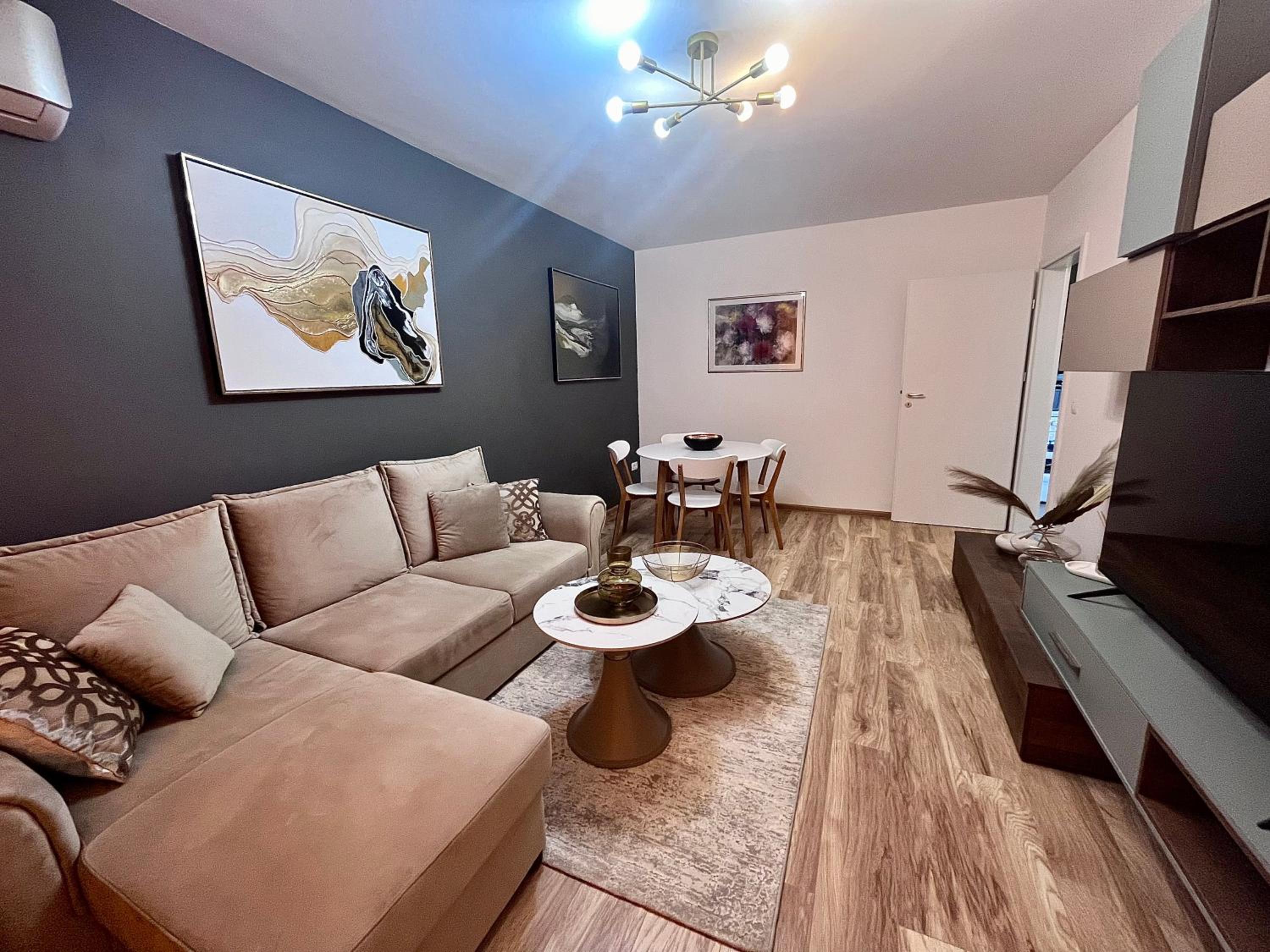 FLH Best View Elegance - Balcony, Free Parking, Bathtub & AC near Coresi Mall view 5