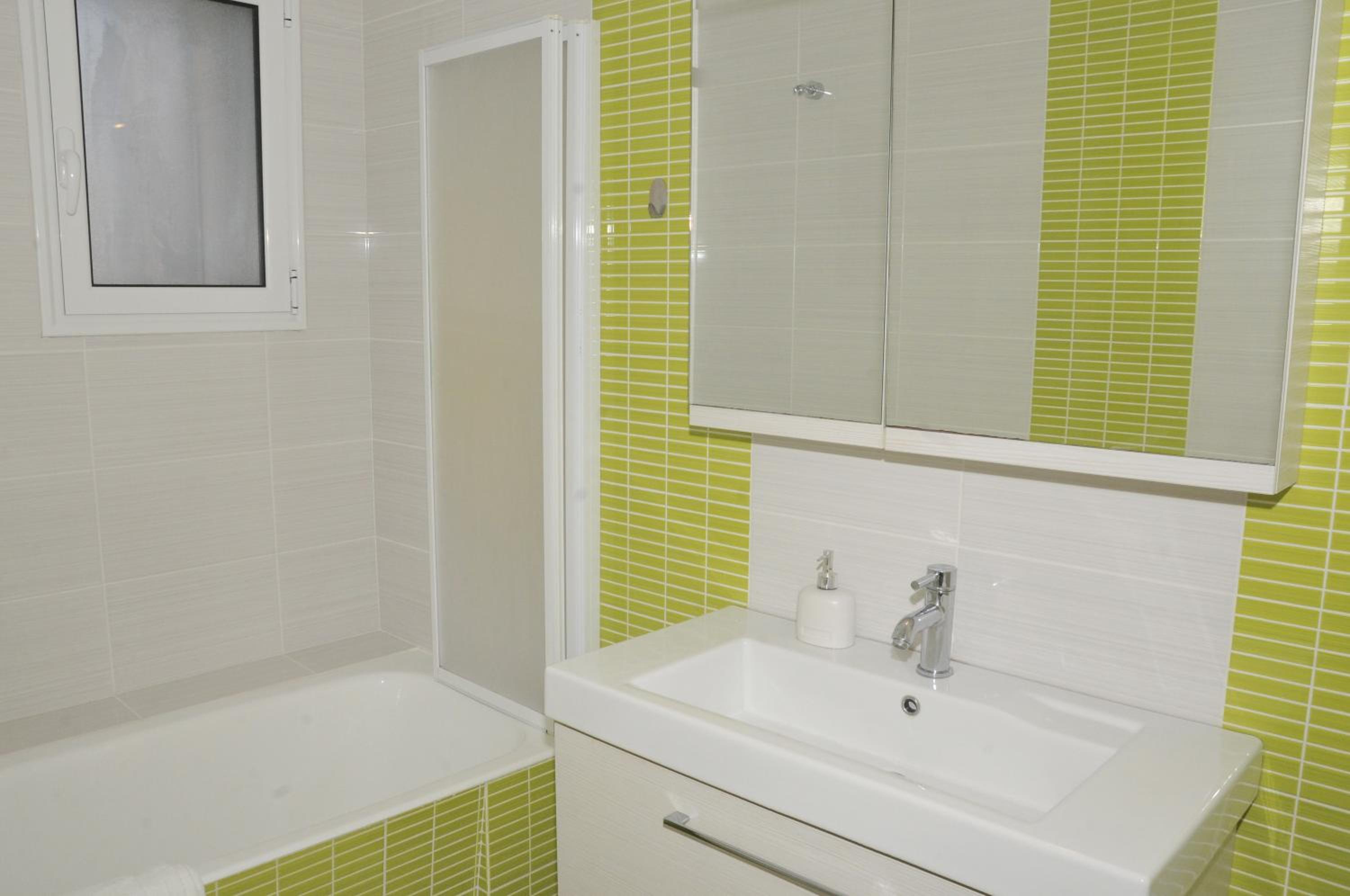 Cozy beach home in Faros, Raches view 4
