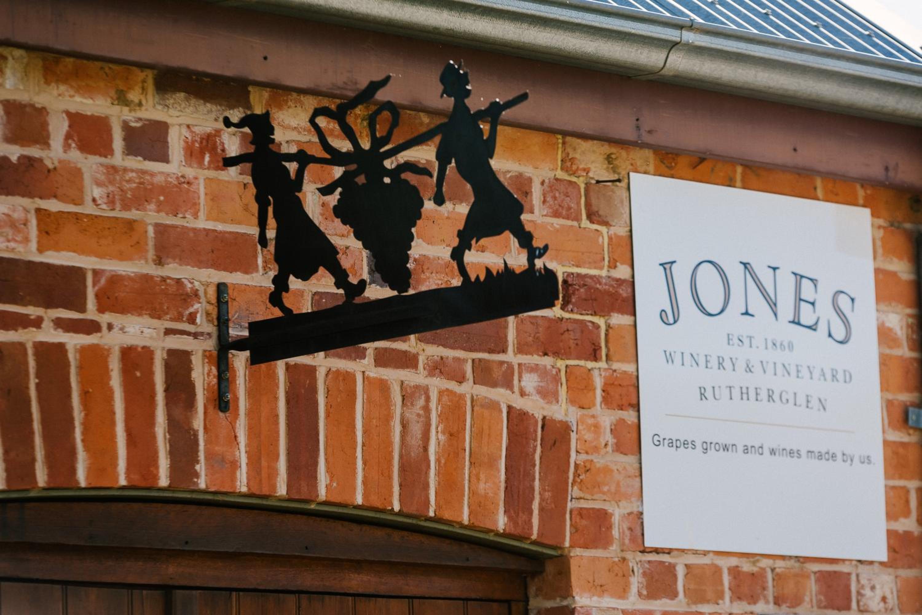 Jones Winery Tiny House on the Vineyard, Rutherglen - Off Grid