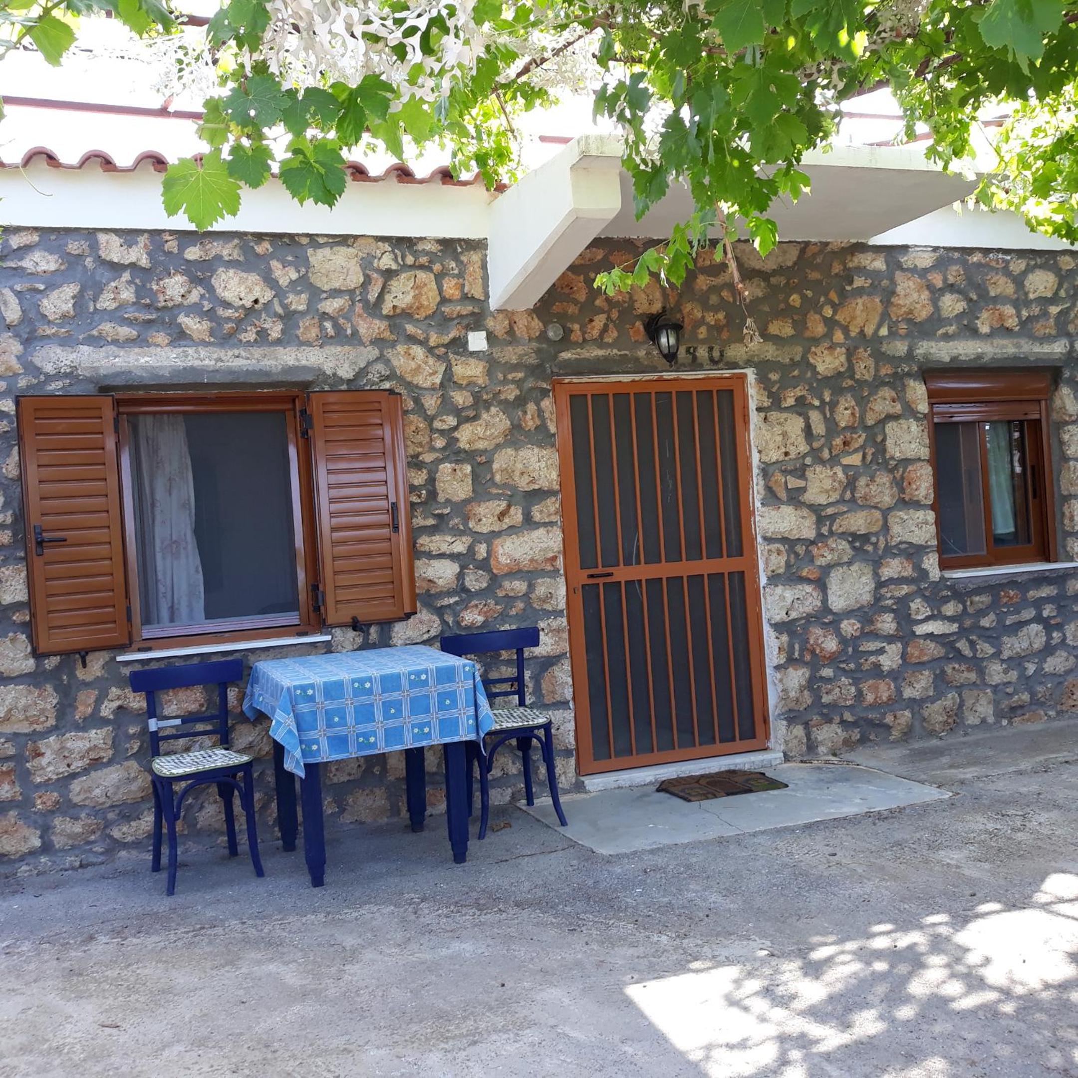 Politimis house