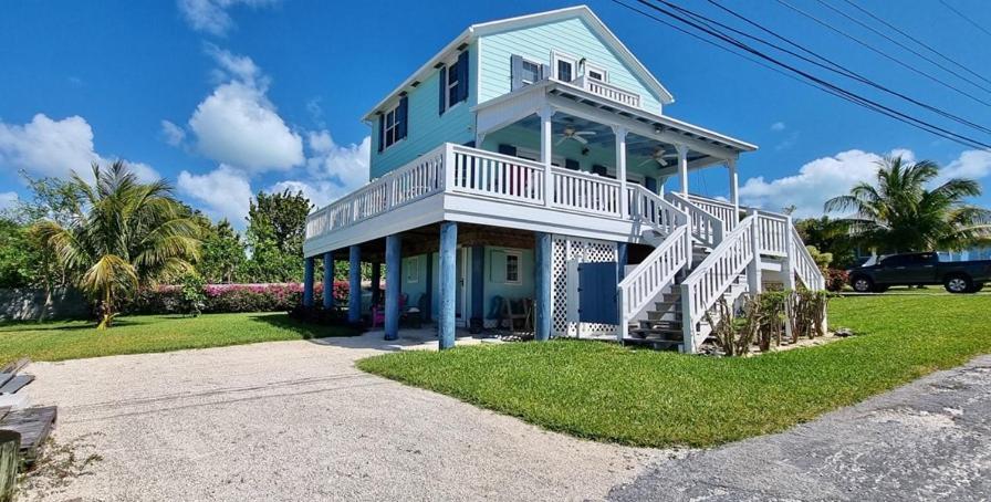 Island Vibe By the Sea