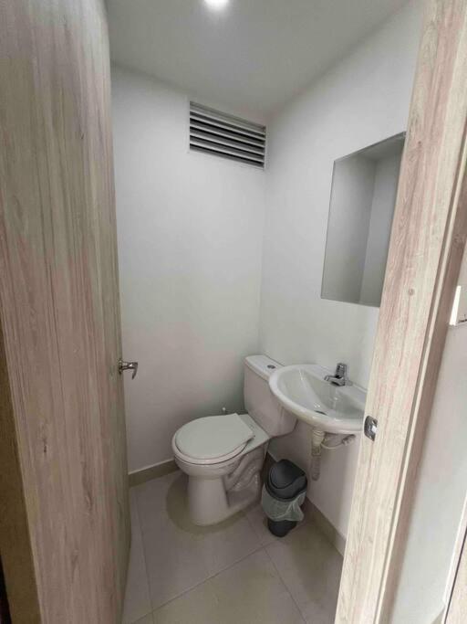 Hermoso Apartamento Norte - La Flora