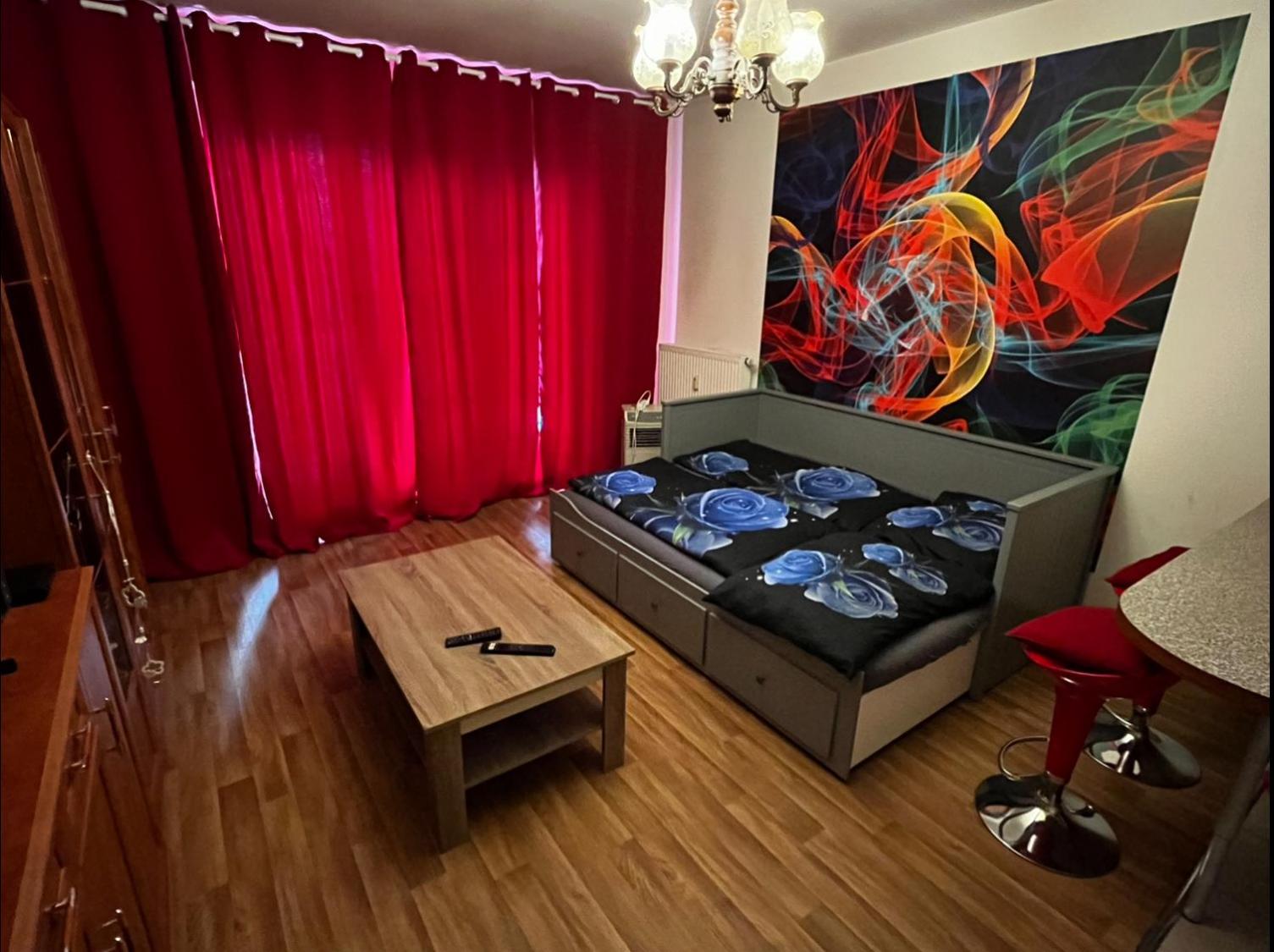 MONFas APARTMENT GARDEN CITY