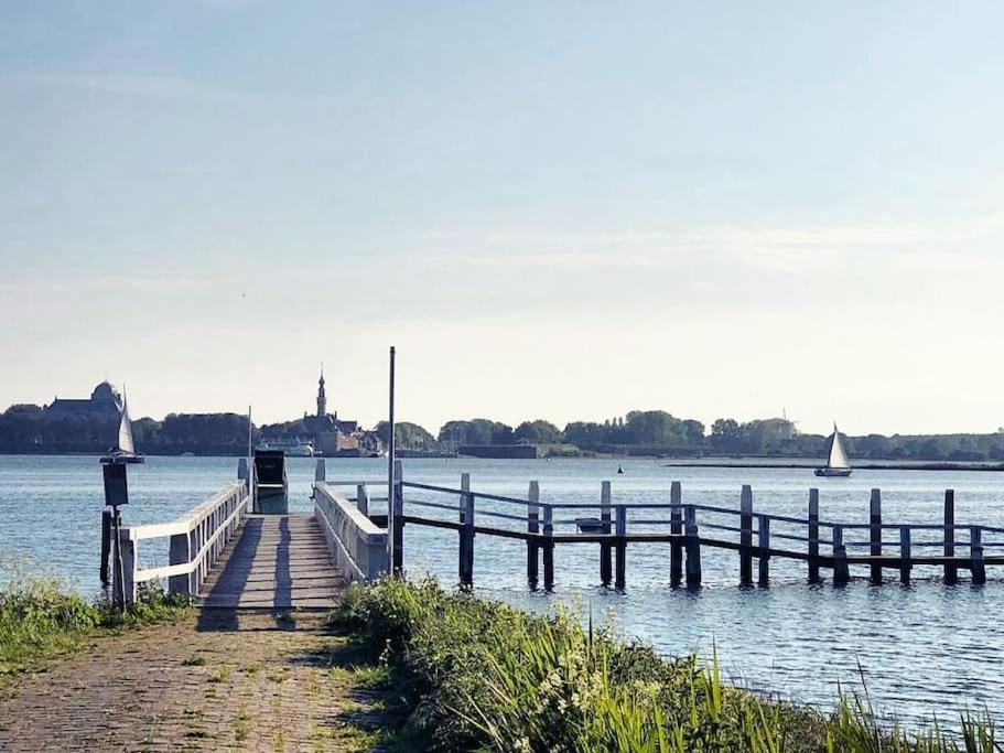 Perfect place for water lovers! Fireplace and Lakeview view 4