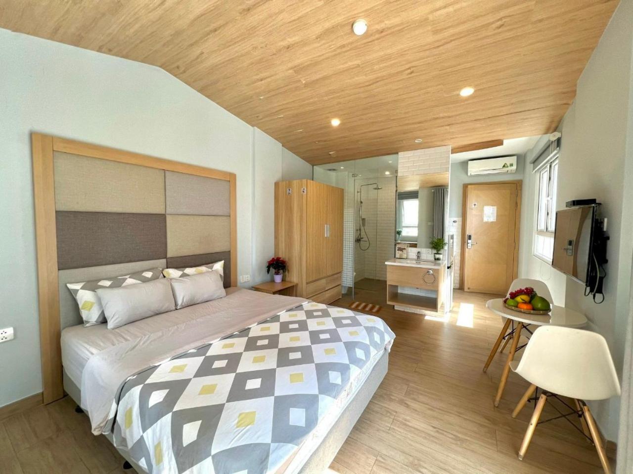 7 Apartment