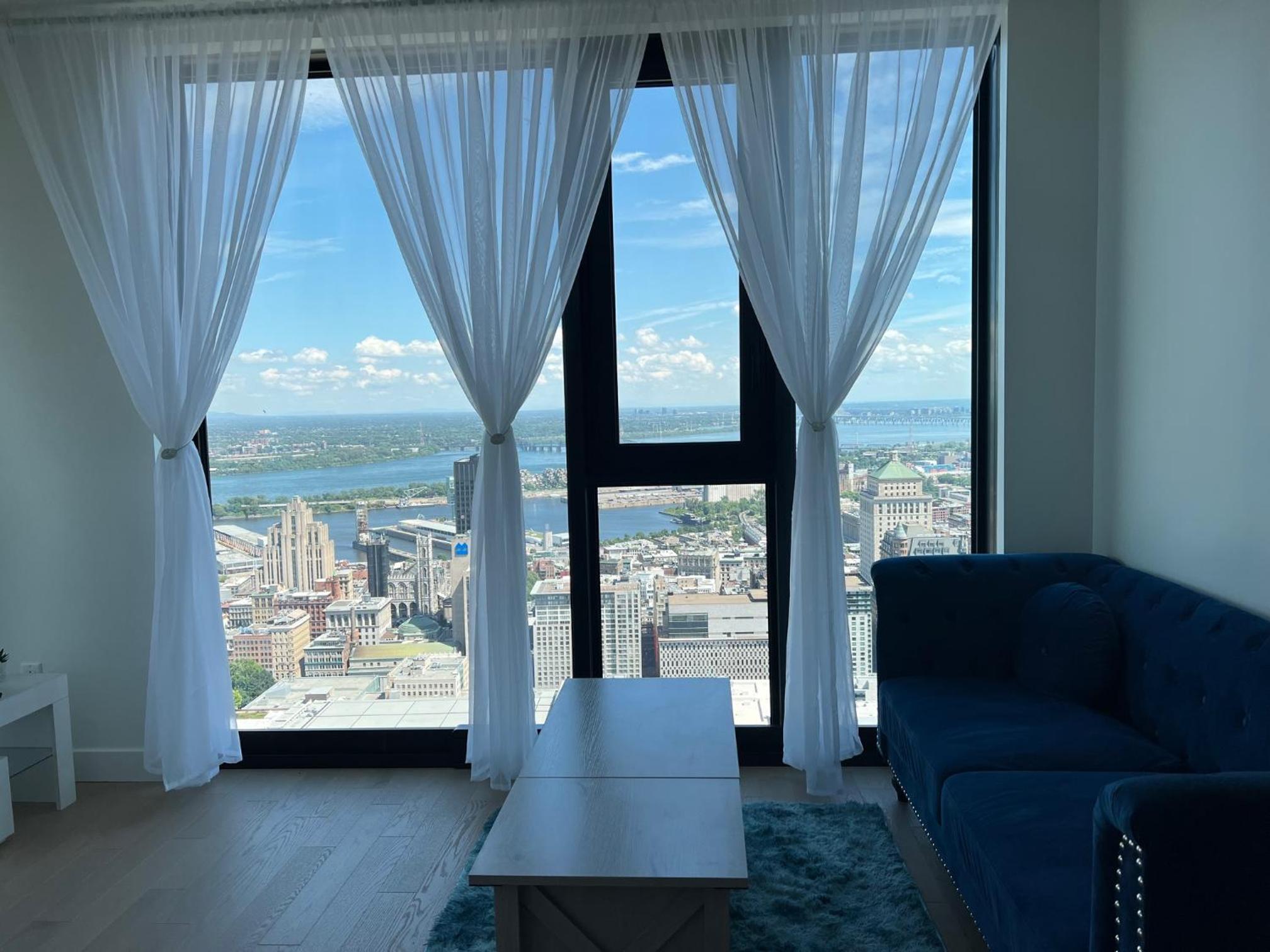 Hotel Sky Bridge Spectacle