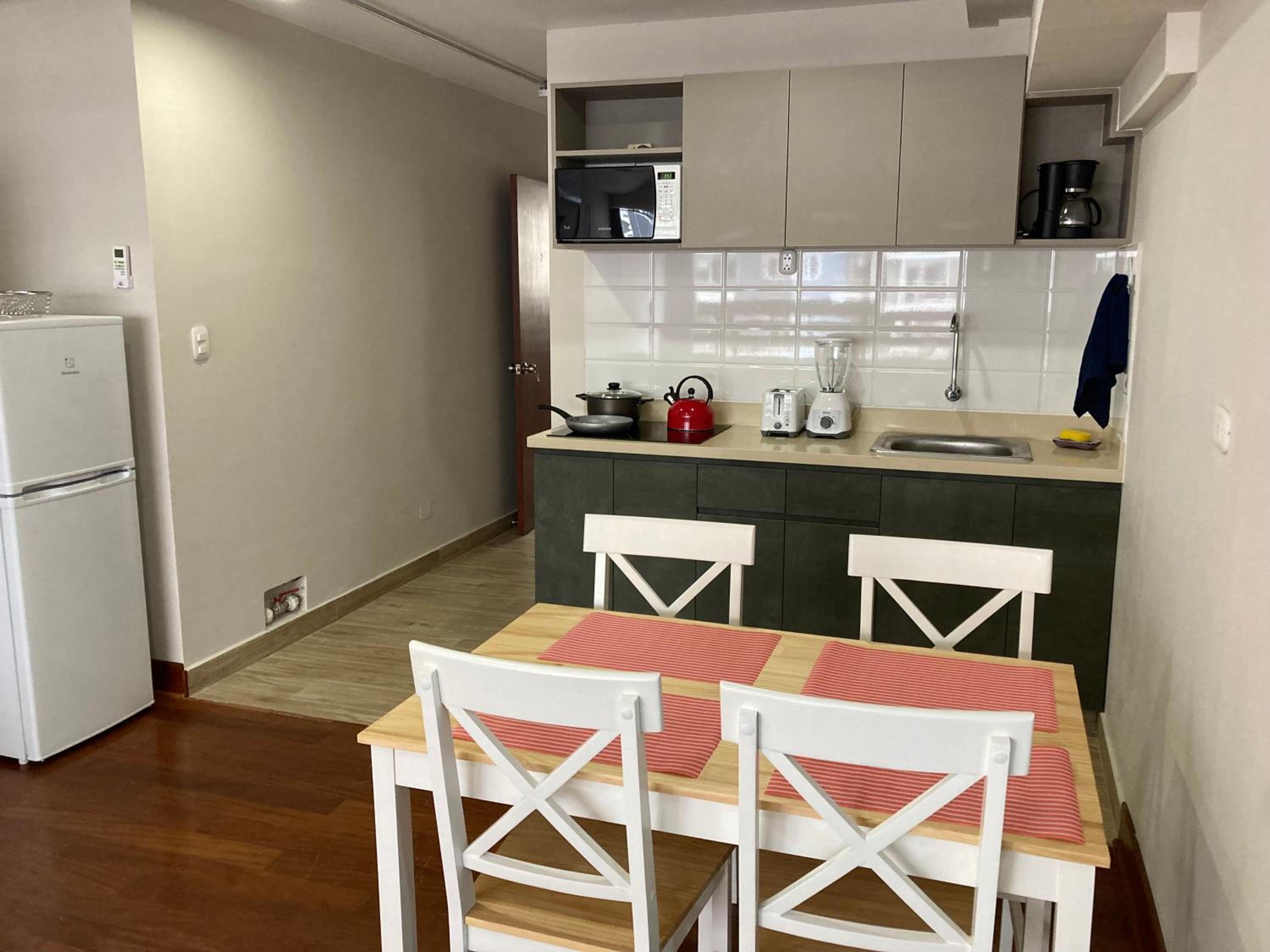 Apartamento completo y cómodo en Av Pardo Miraflores view 3
