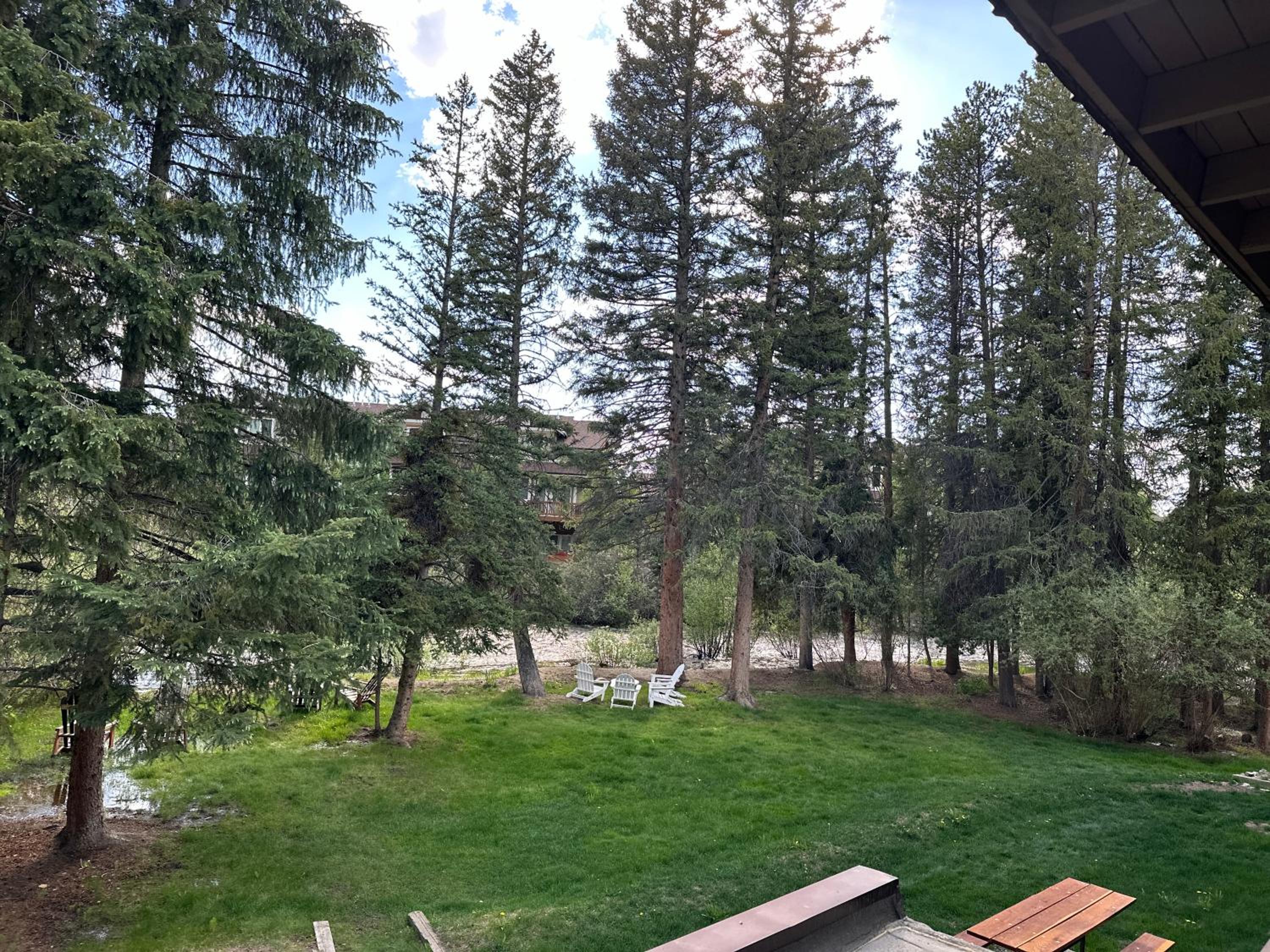 Winter Haus, Winter Park 2 bedrooms corner unit w outdoor patio walking distance to the Center of town