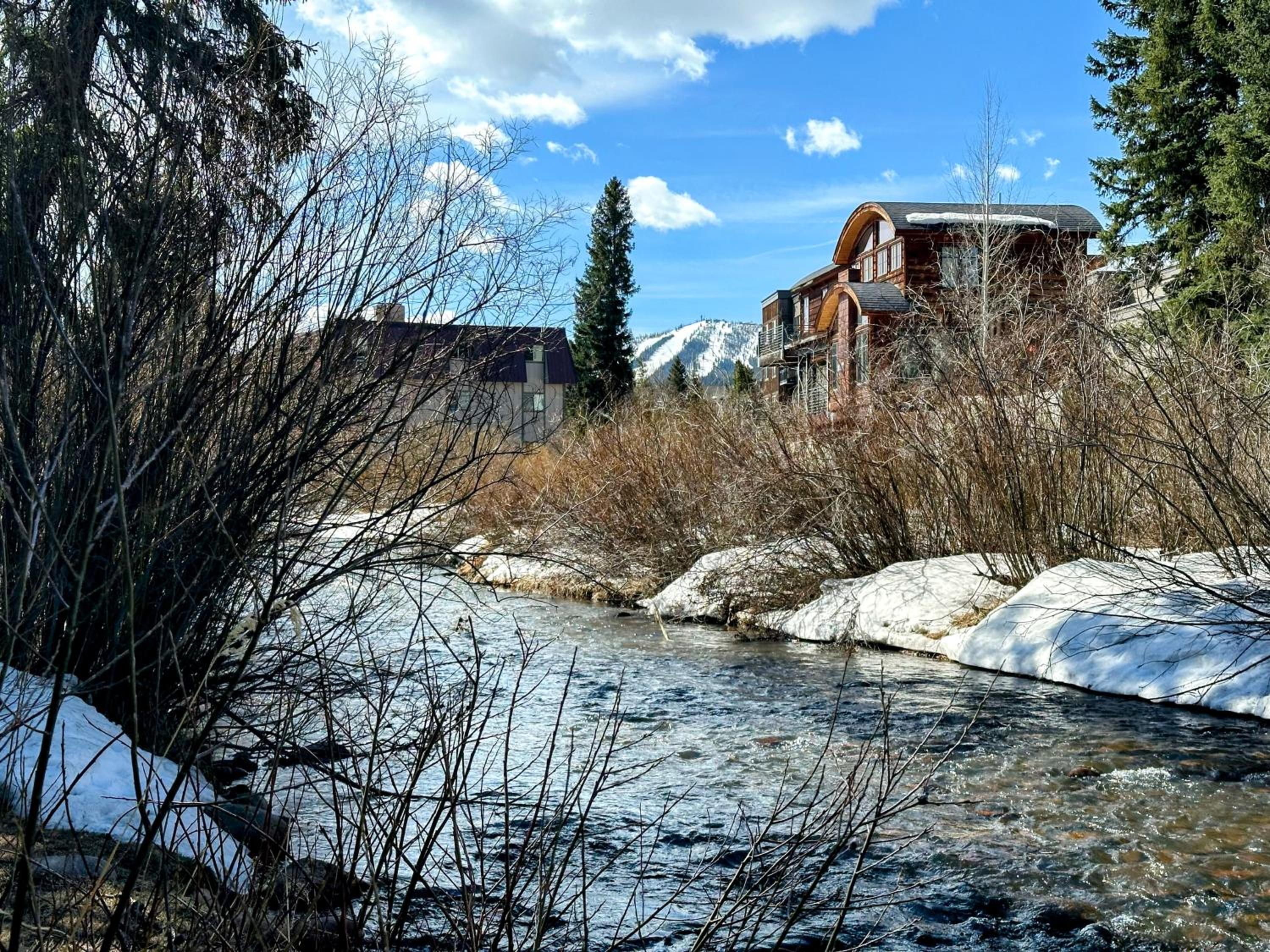 Hotel Winter Haus, Winter Park 2 bedrooms corner unit w outdoor patio walking distance to the Center of town - Image 1