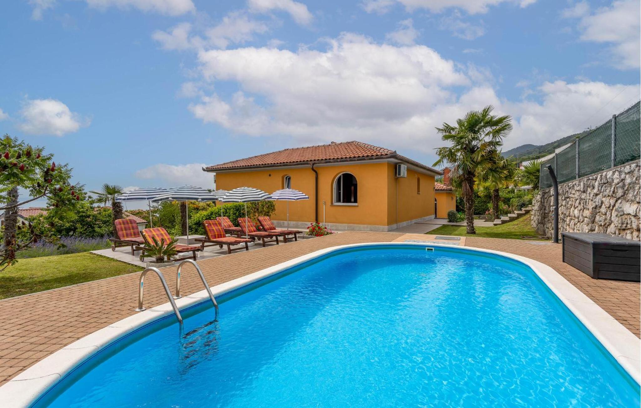 Awesome Home In Opric