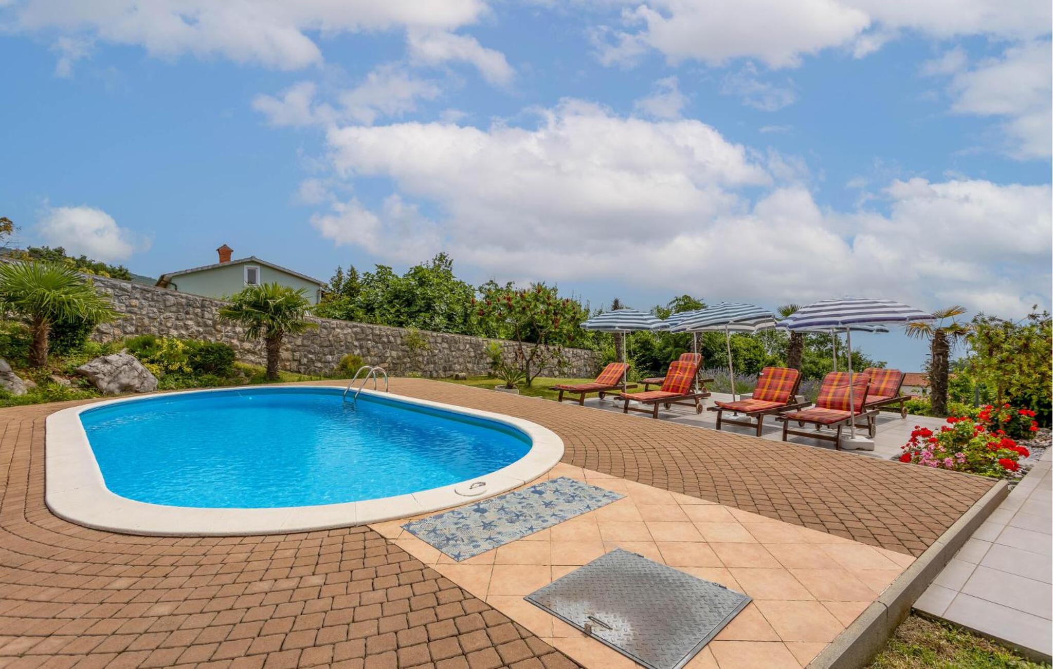 Awesome Home In Opric