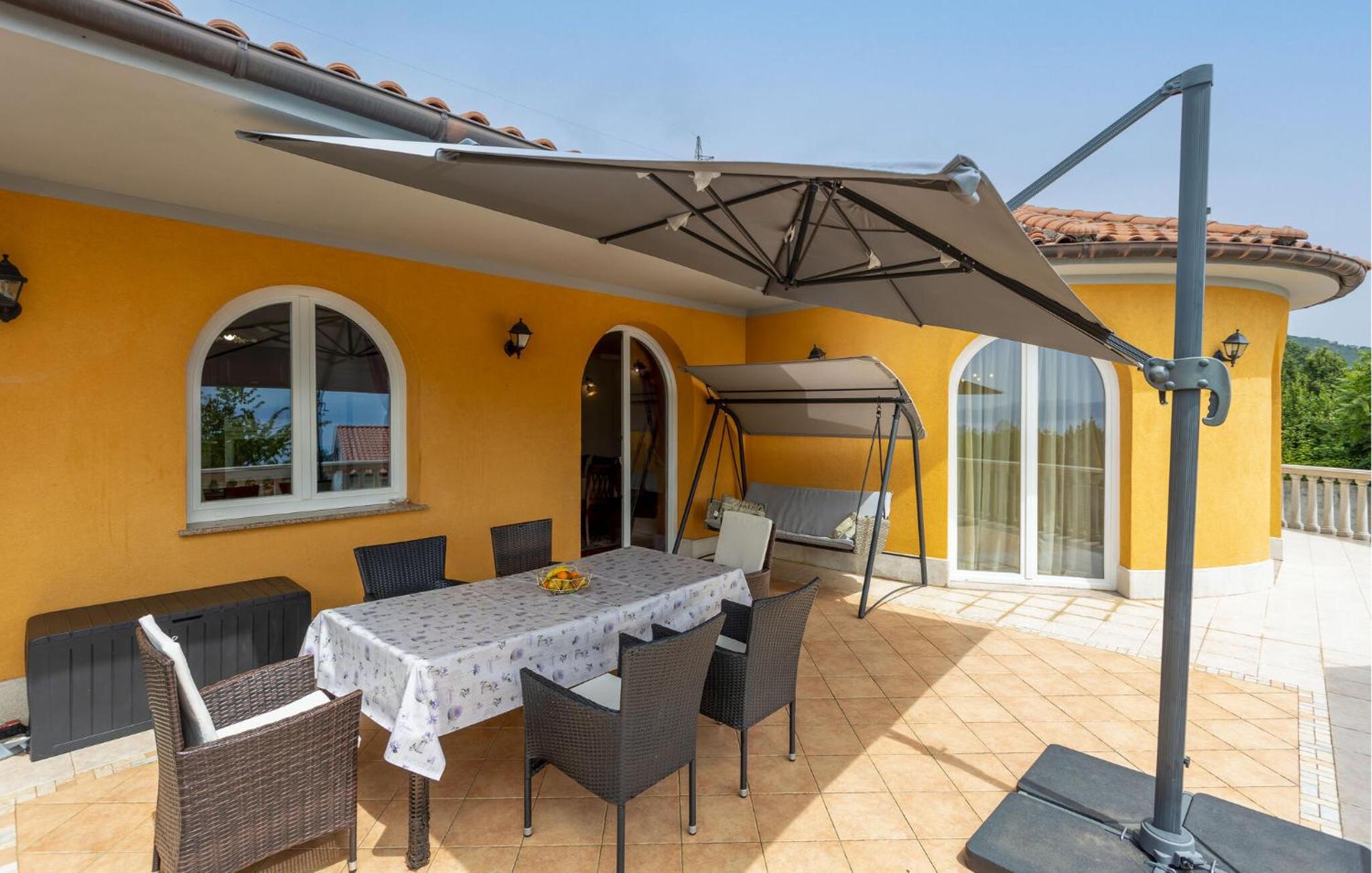 Awesome Home In Opric