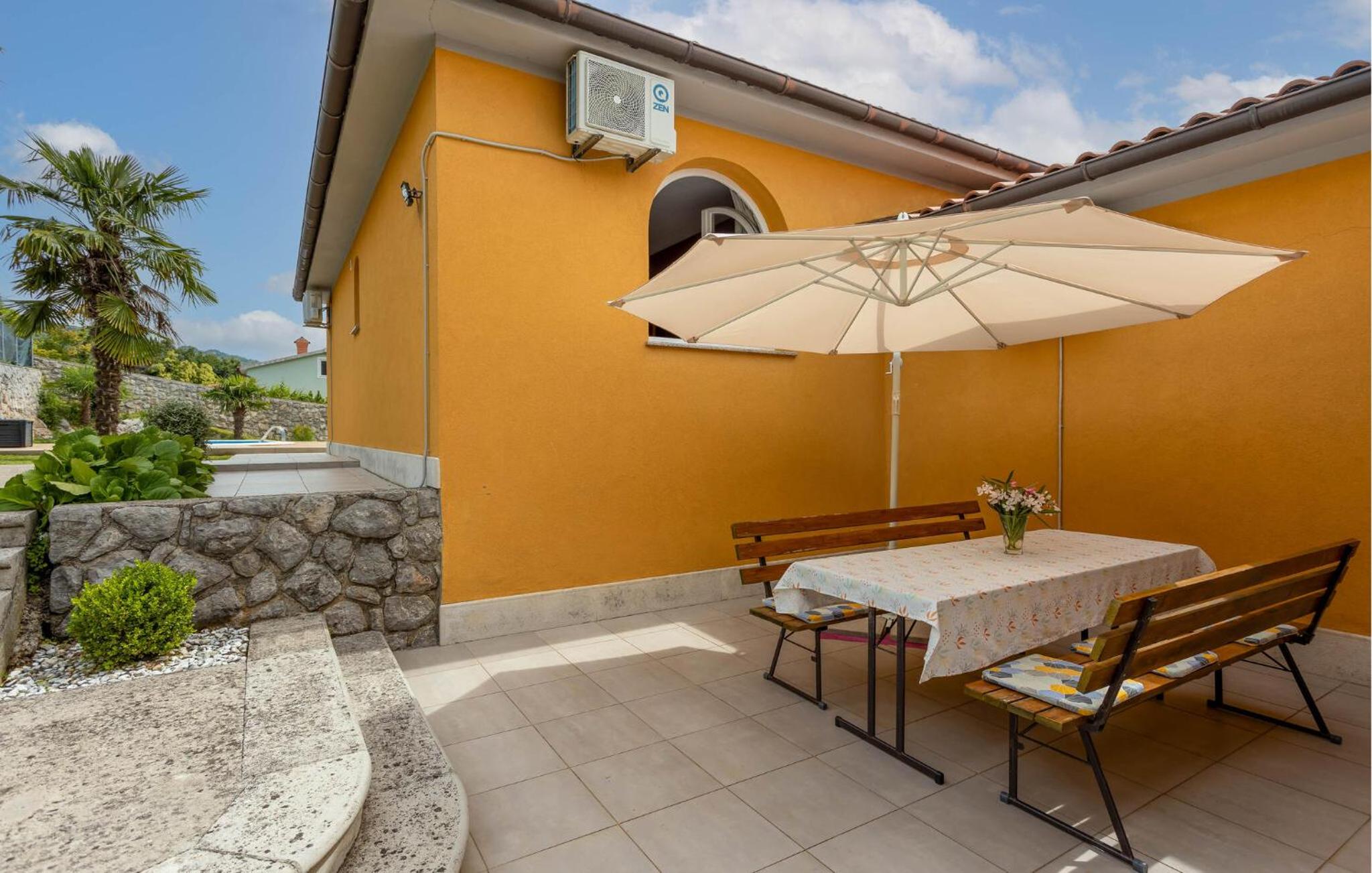 Awesome Home In Opric
