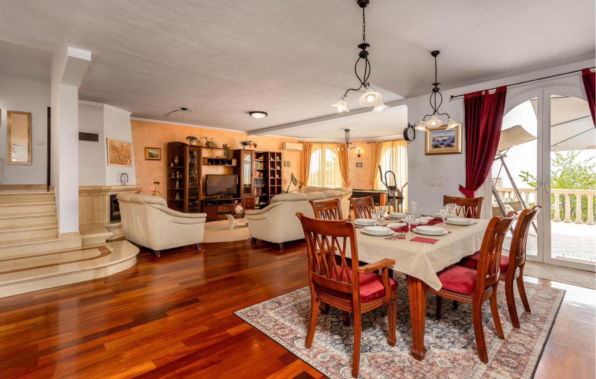 Awesome Home In Opric
