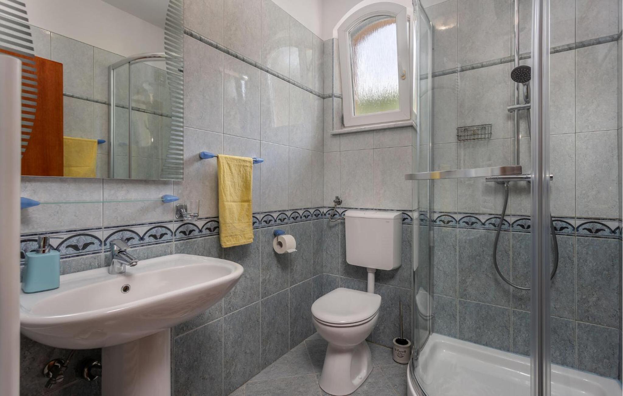 Awesome Home In Opric