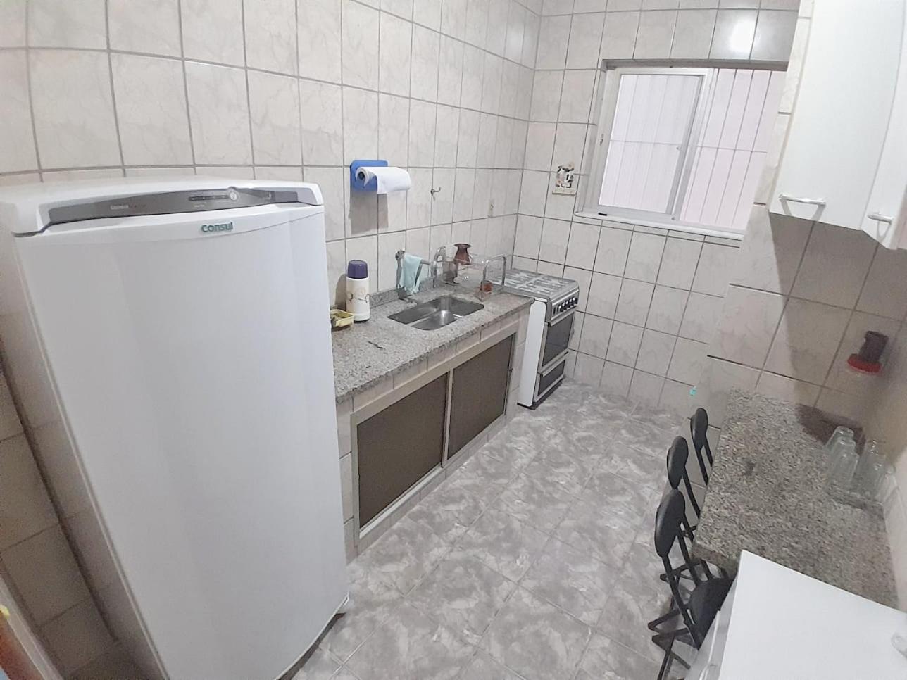 Apartamento na Praia do Morro para até 5 pessoas com garagem