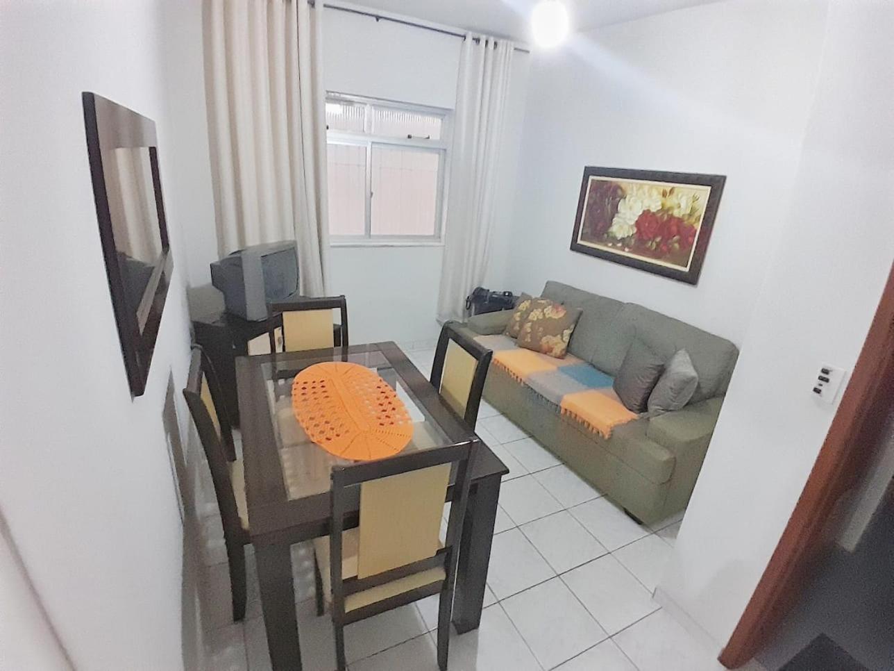 Apartamento na Praia do Morro para até 5 pessoas com garagem