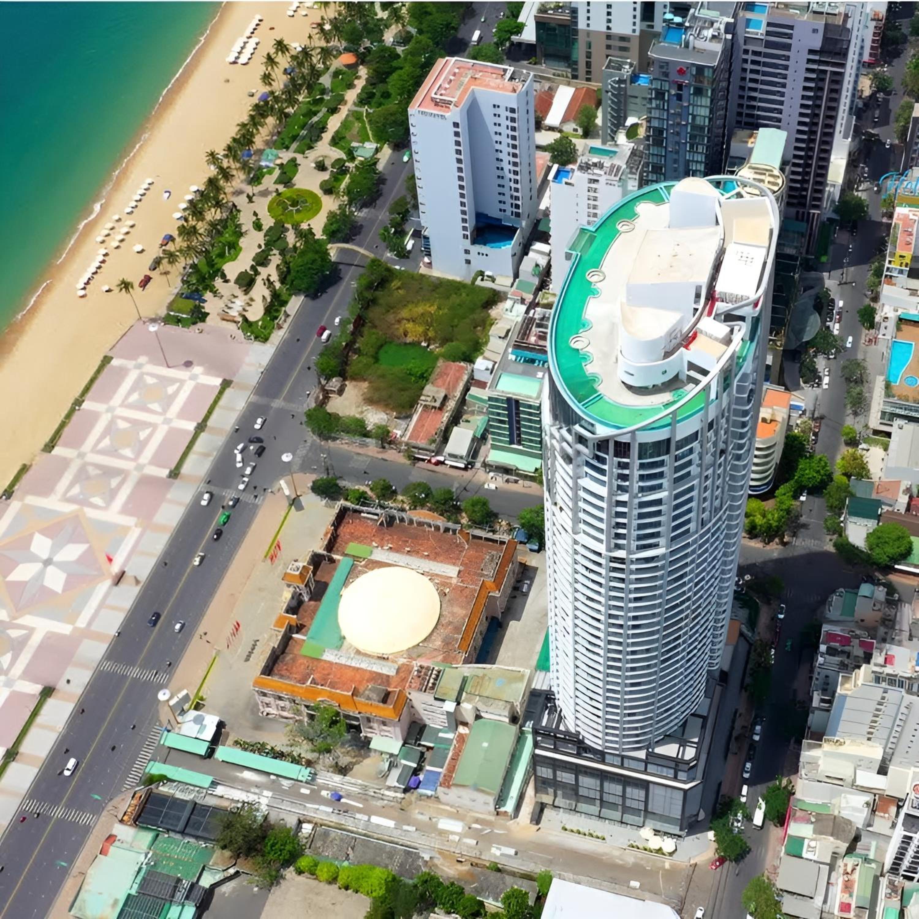 Panorama Beachfront Studio by NEST Group view 5
