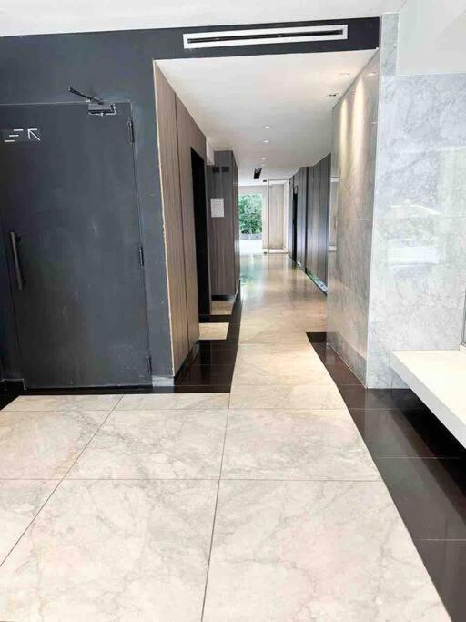 Bello departamento con patio en PB con amenities