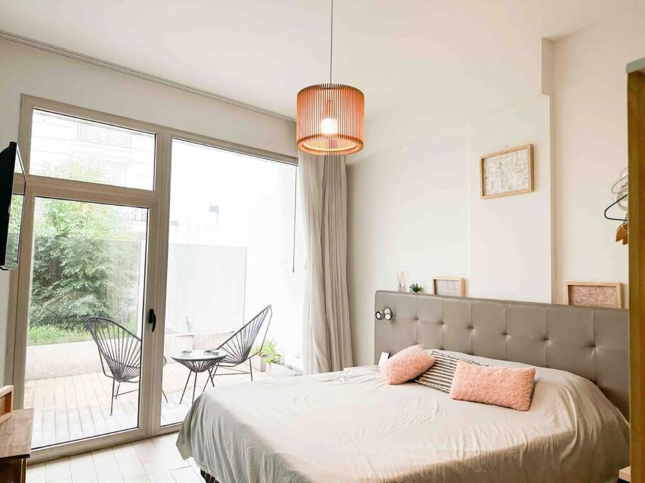 Bello departamento con patio en PB con amenities
