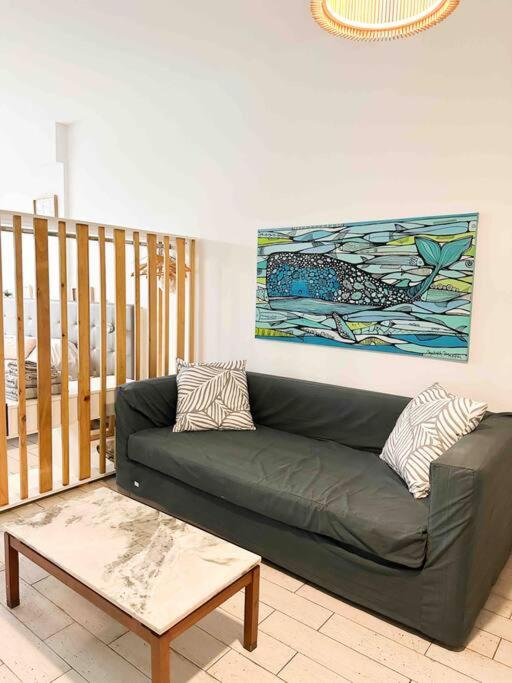 Bello departamento con patio en PB con amenities