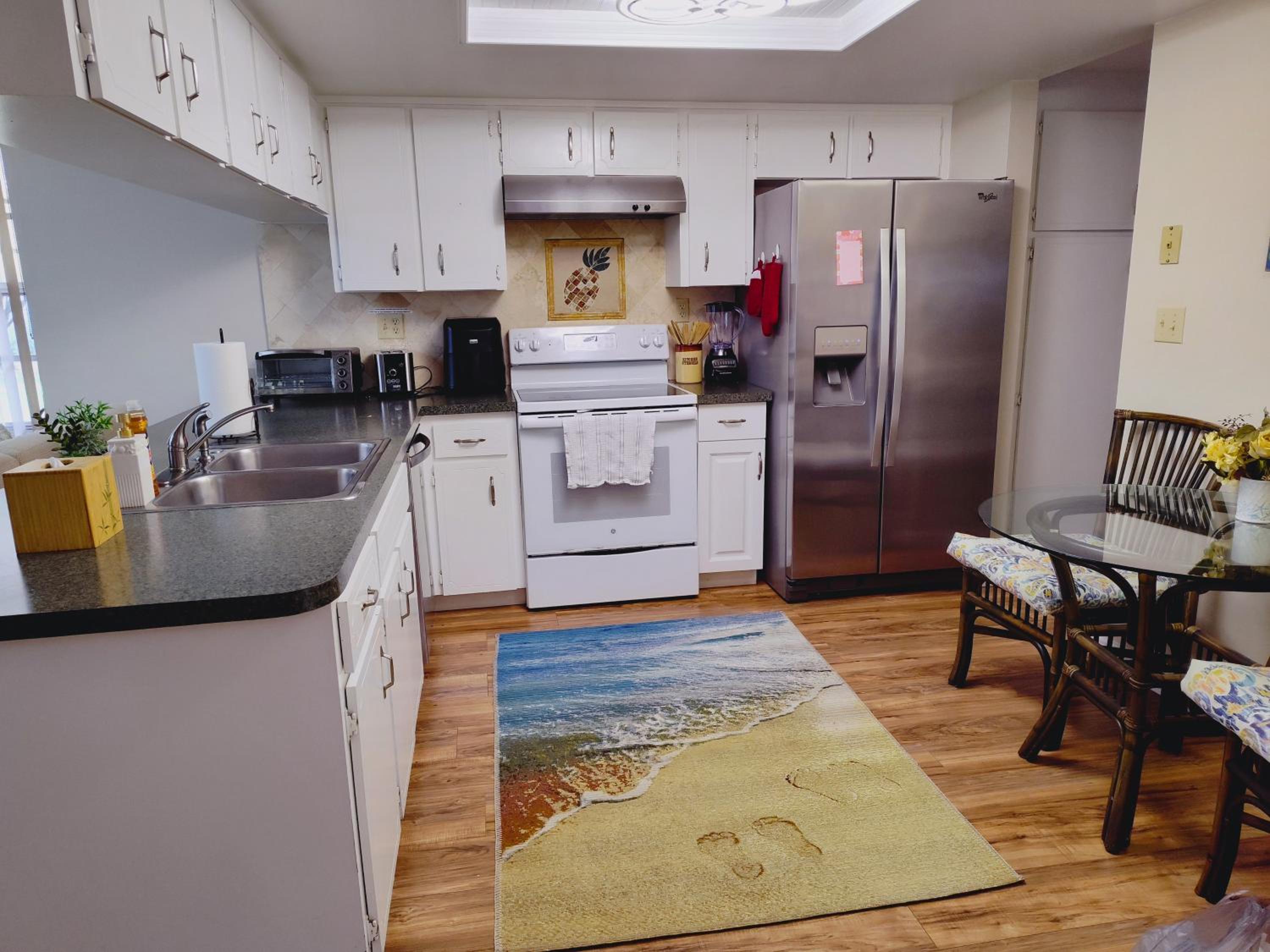 Comfortable Stay- Fully Stocked Home & Coffee Bar- All Essentials Provided view 3