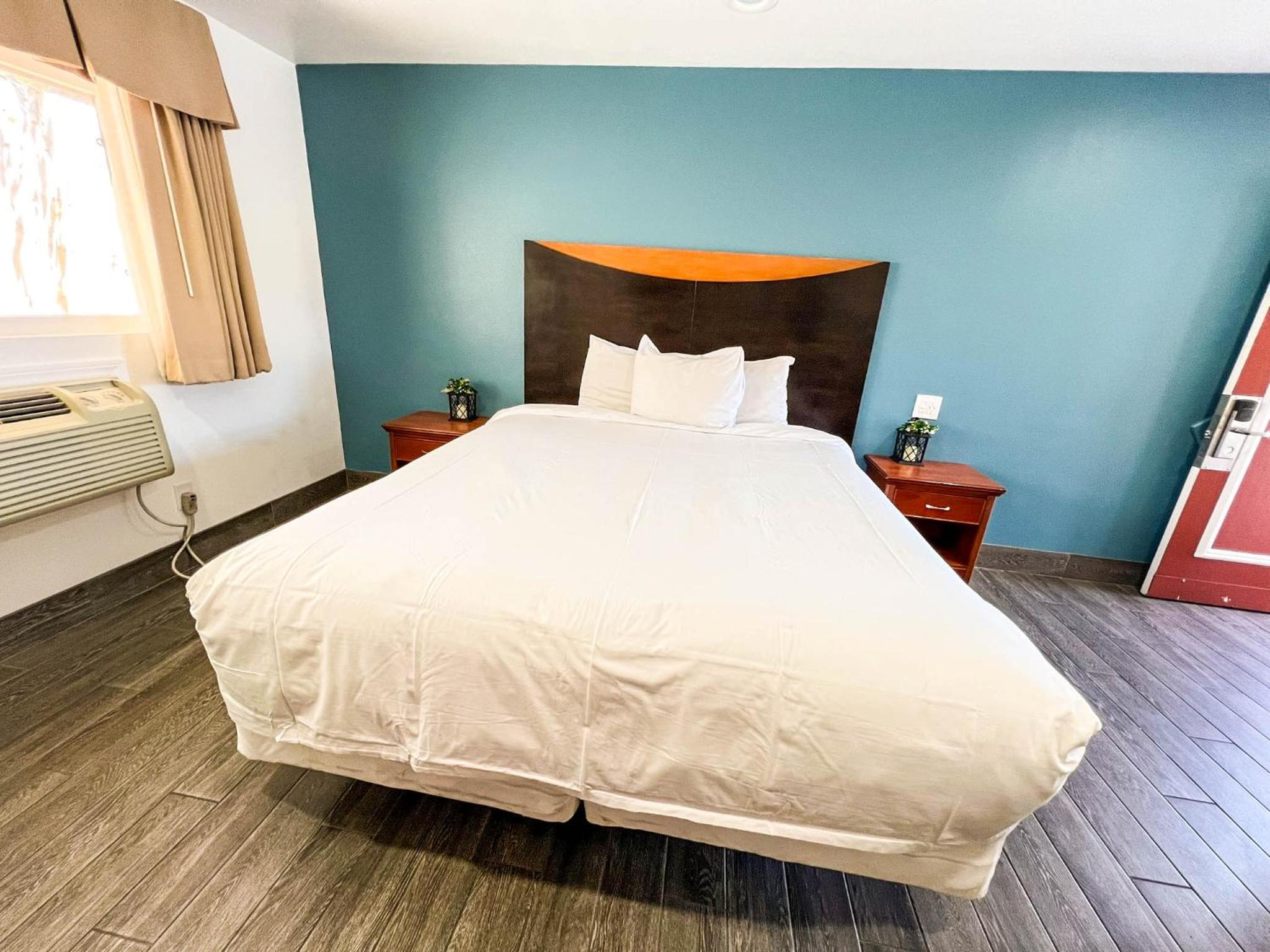 Town and Country Inn