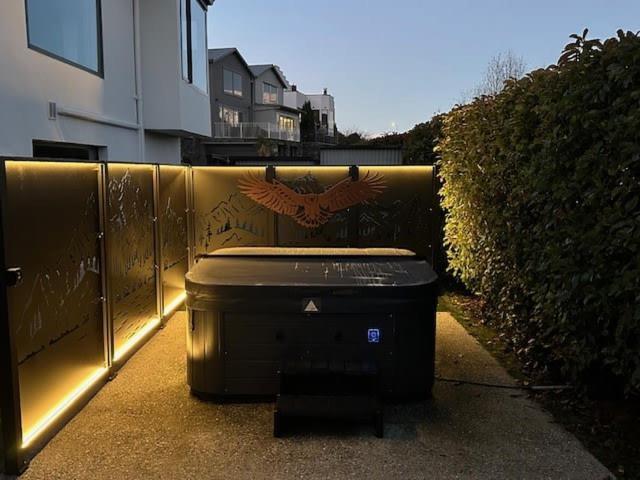 Karearea- AC- Free Parking- BBQ- Hot Tub view 5