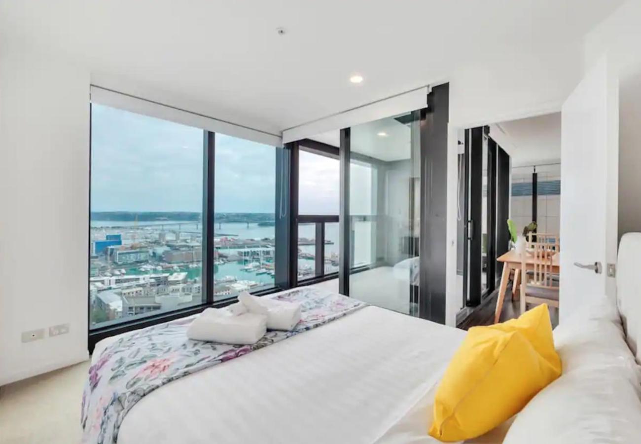 Gorgeous Seaview 2 Bedroom Apartment in Auckland CBD
