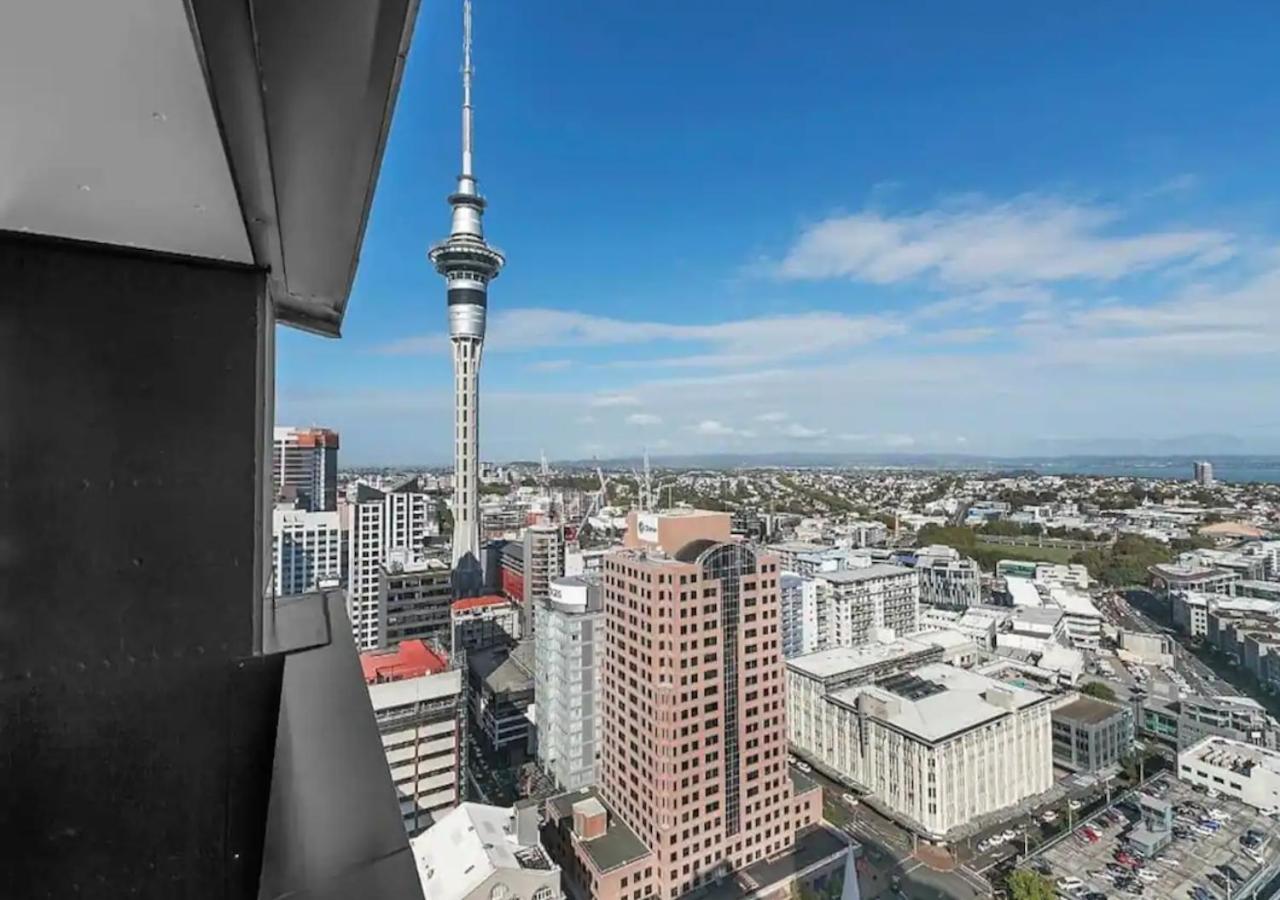 Gorgeous Seaview 2 Bedroom Apartment in Auckland CBD