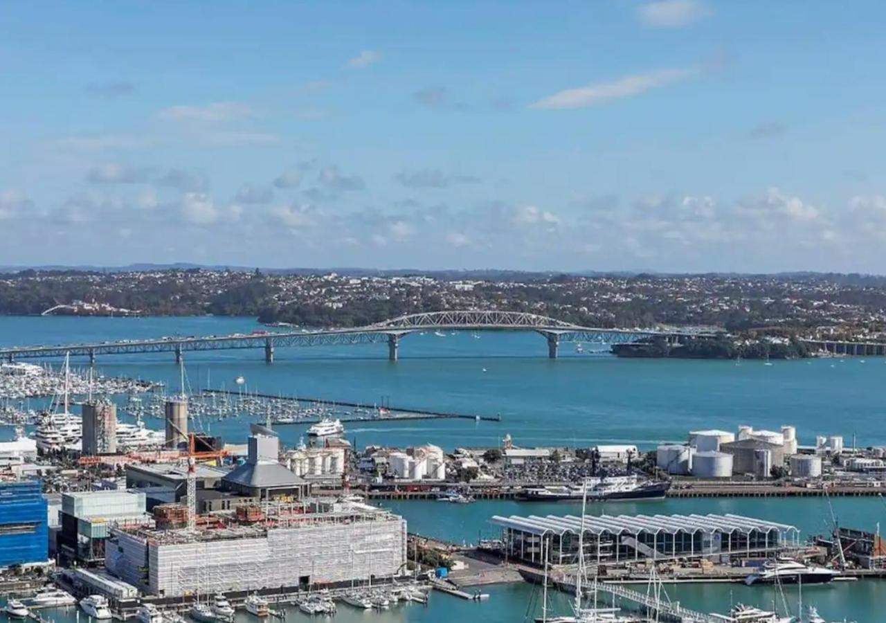 Gorgeous Seaview 2 Bedroom Apartment in Auckland CBD