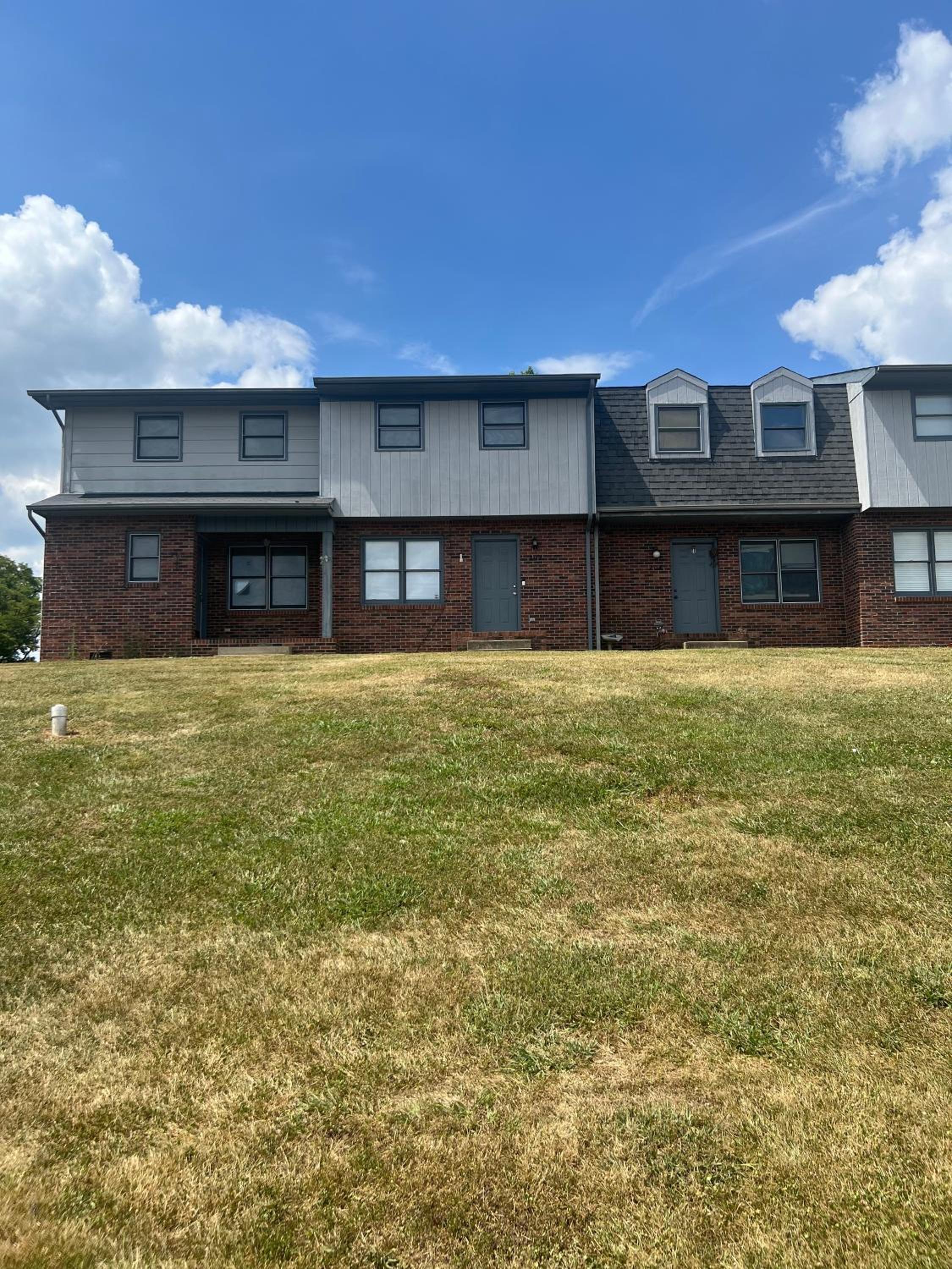 Oakcrest Circle