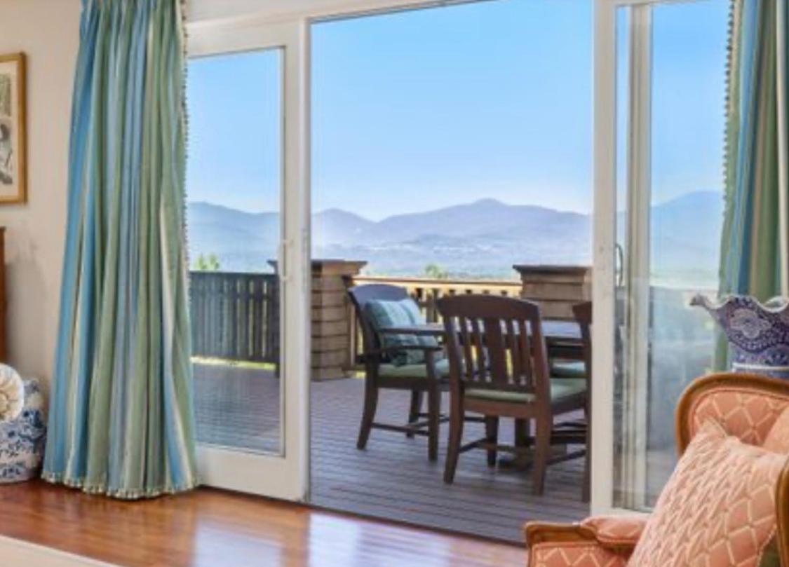 Five Bedroom Mountain Mansion With Best View In Stowe view 4