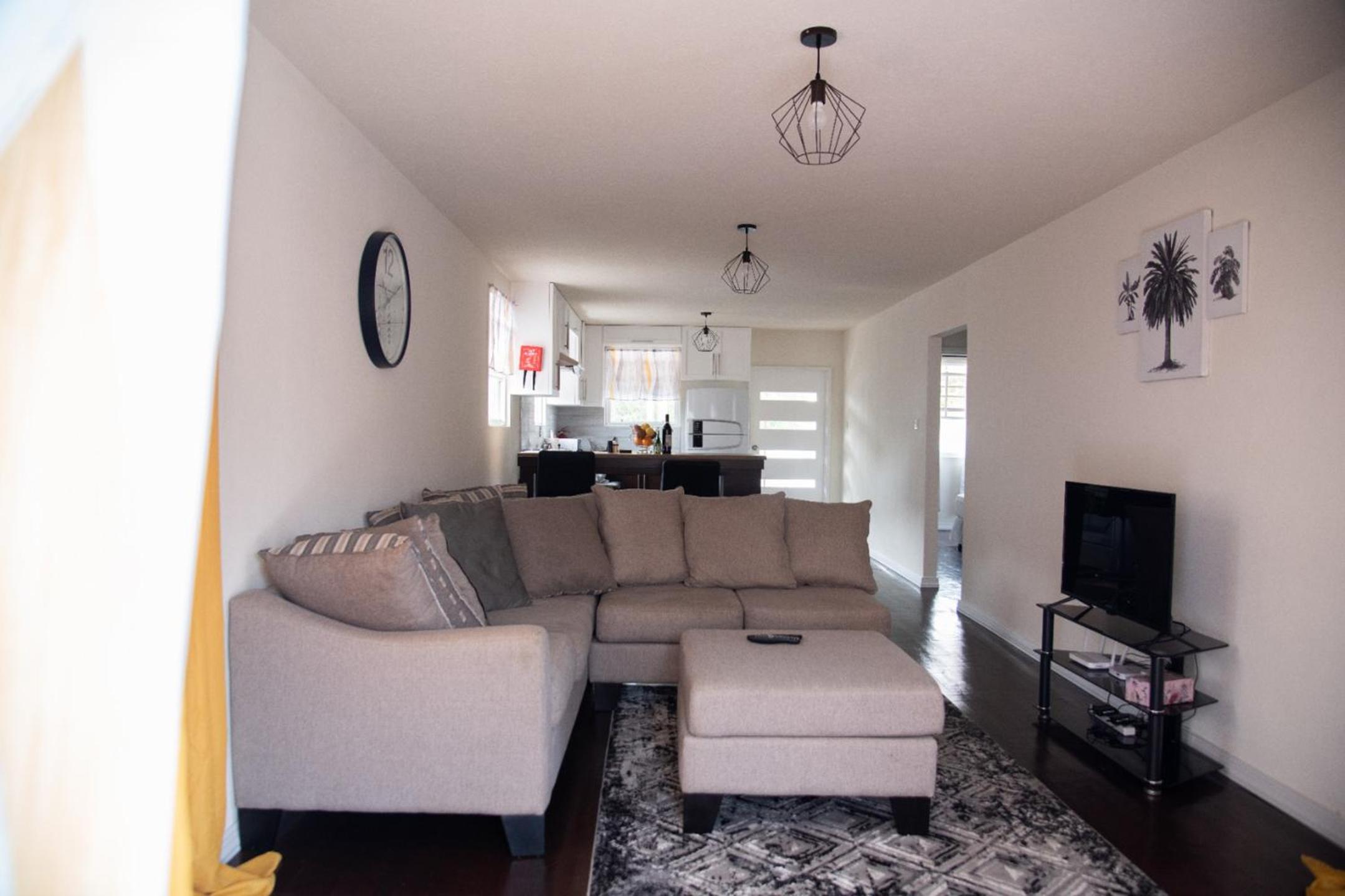 A relaxing retreat a few steps from the sun-soaked Dover Beach and the vibrant S