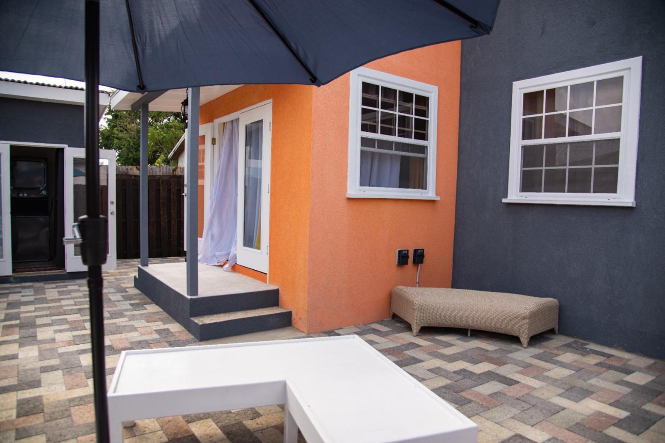 A relaxing retreat a few steps from the sun-soaked Dover Beach and the vibrant S