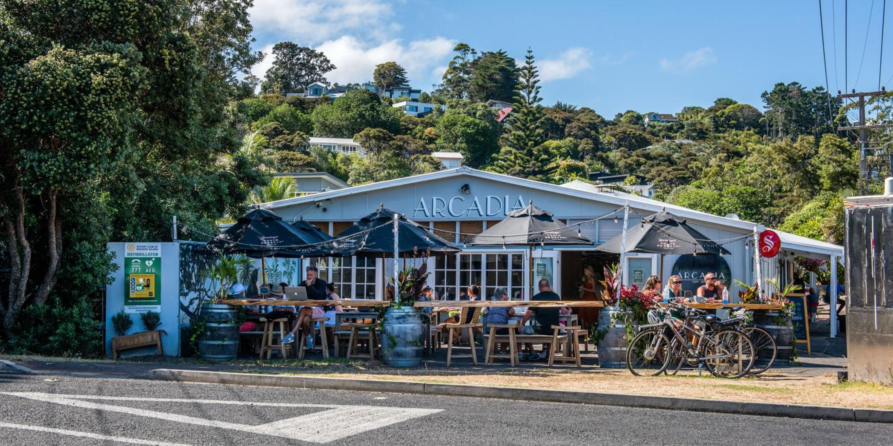 Island Sanctuary - Waiheke Holiday Home
