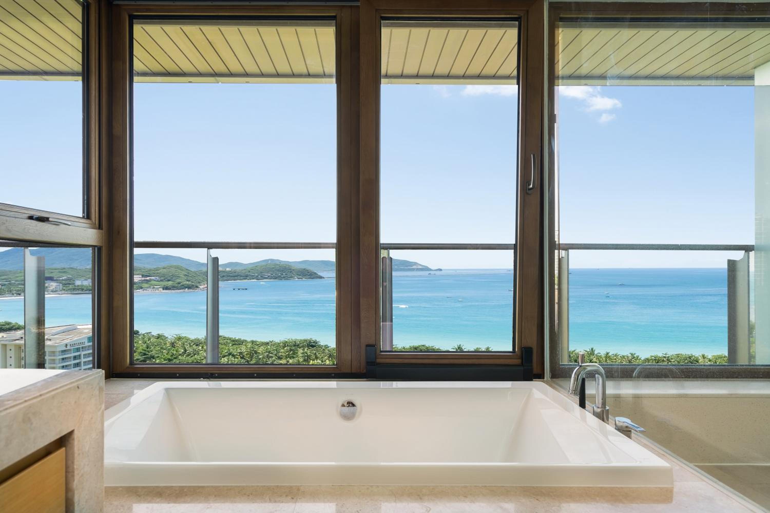 Haiyun Island - Mid-Levels Peninsula Future Water World 2 bedrooms, 2 bathrooms and 1 living room luxury apartment suite