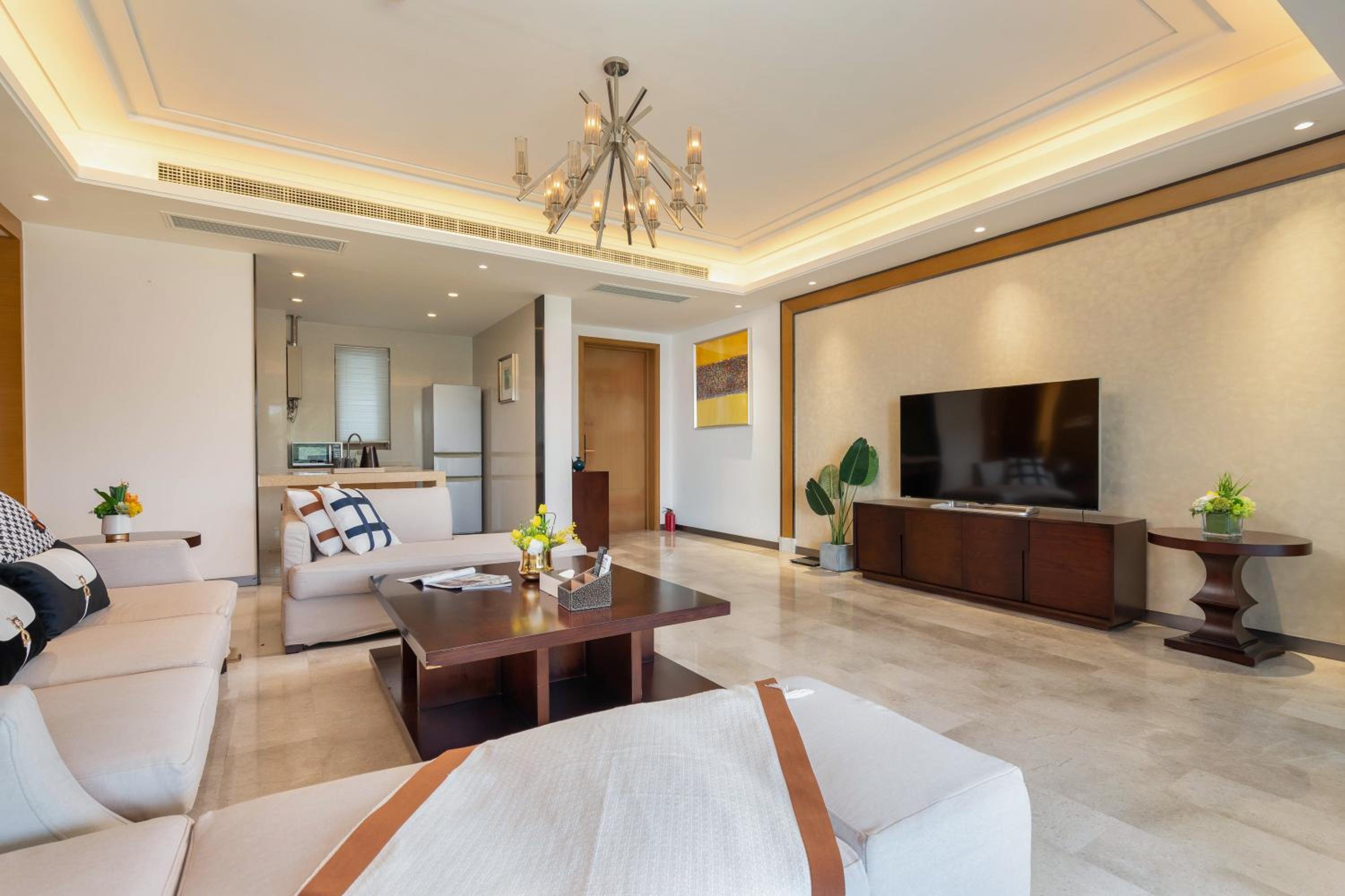 Haiyun Island - Mid-Levels Peninsula Future Water World 2 bedrooms, 2 bathrooms and 1 living room luxury apartment suite