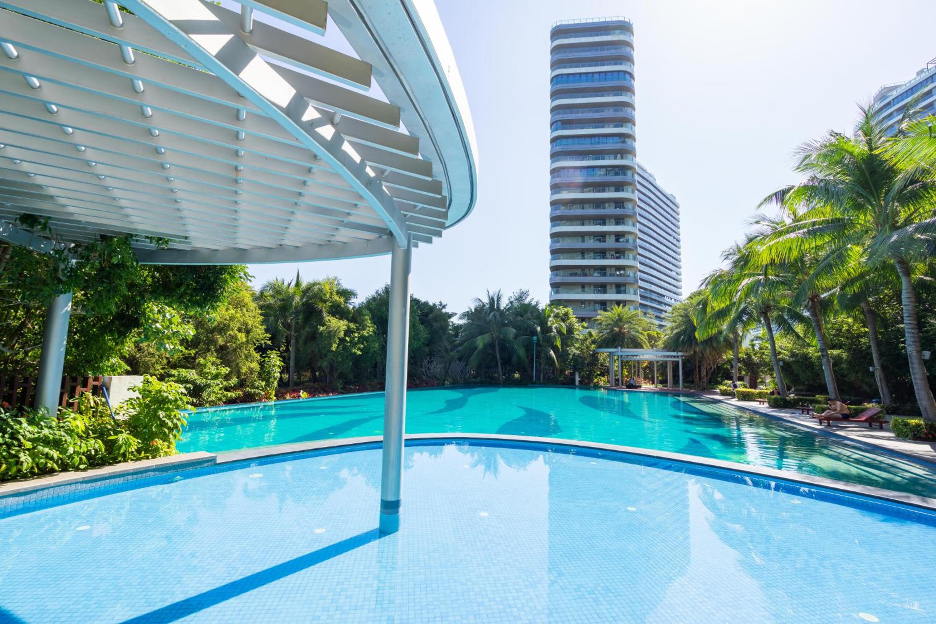 Haiyun Island - Mid-Levels Peninsula Future Water World 2 bedrooms, 2 bathrooms and 1 living room luxury apartment suite