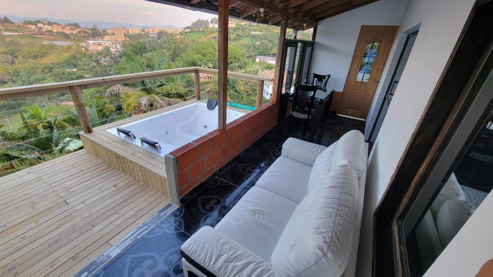 EDYMA Cabaña con JACUZZI