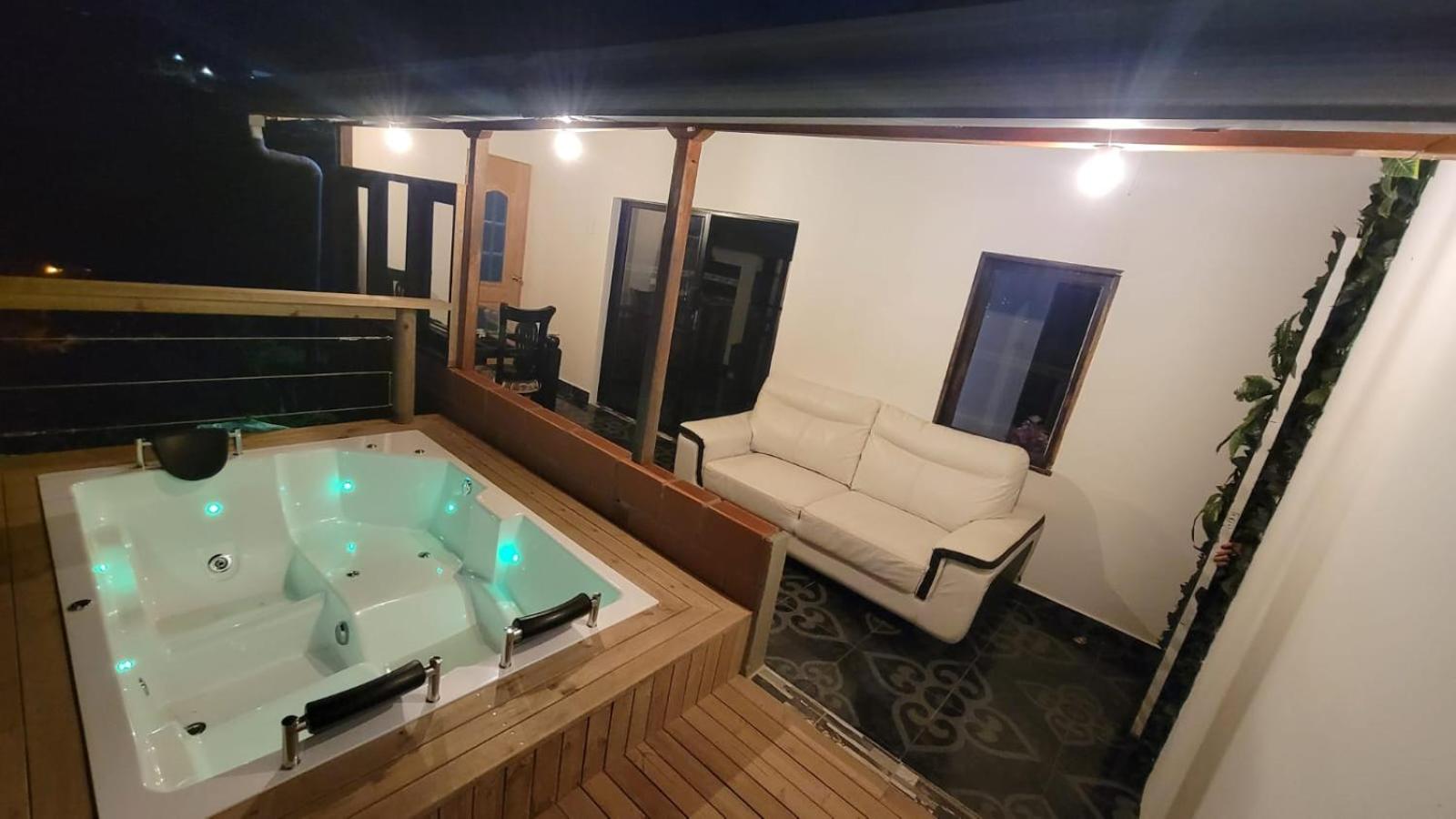 EDYMA Cabaña con JACUZZI